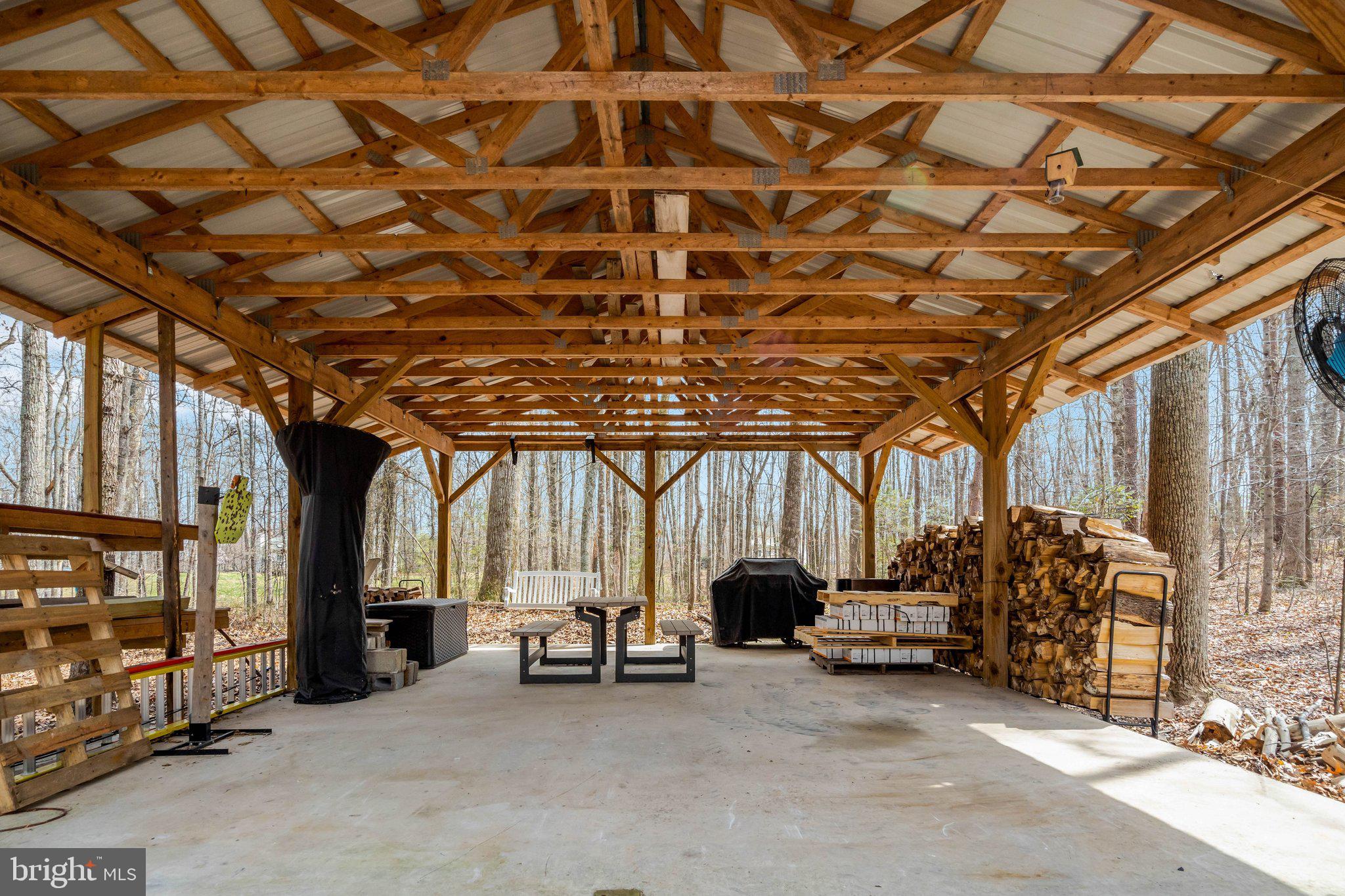 MORGAN'S BLUFF - Residential