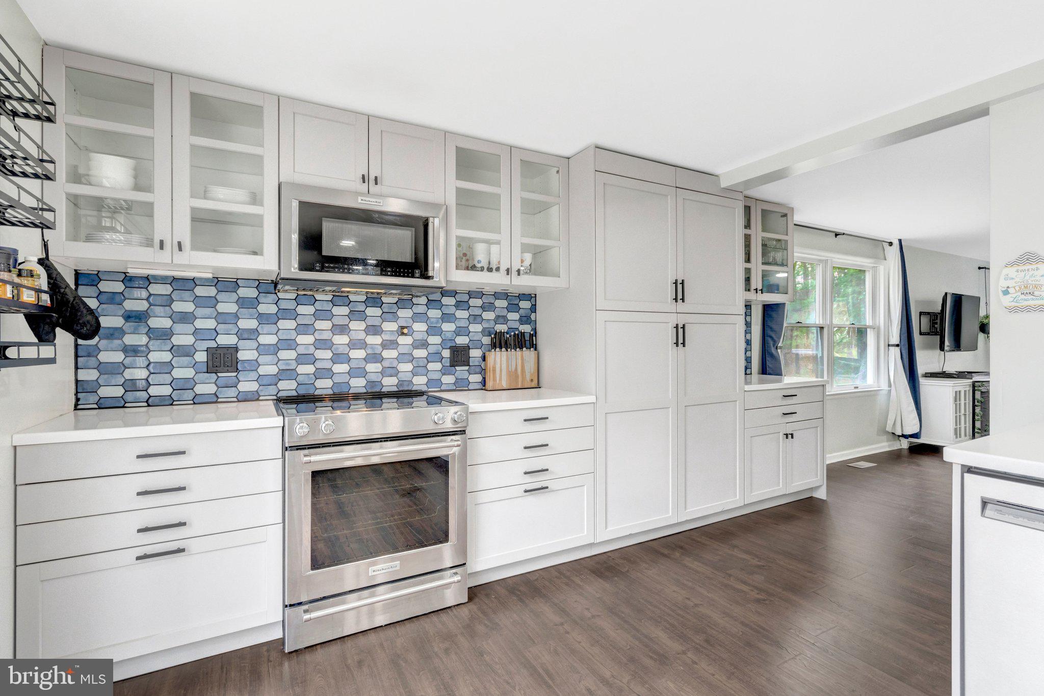 MORGAN'S BLUFF - Residential