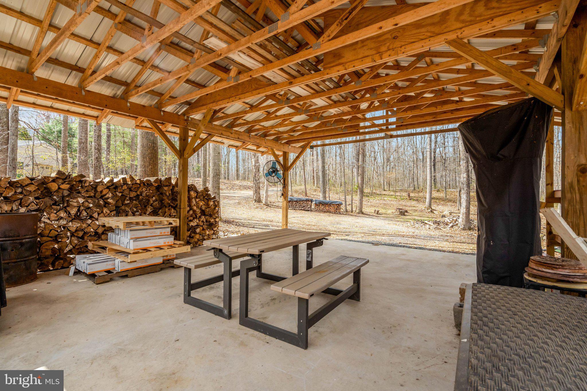 MORGAN'S BLUFF - Residential