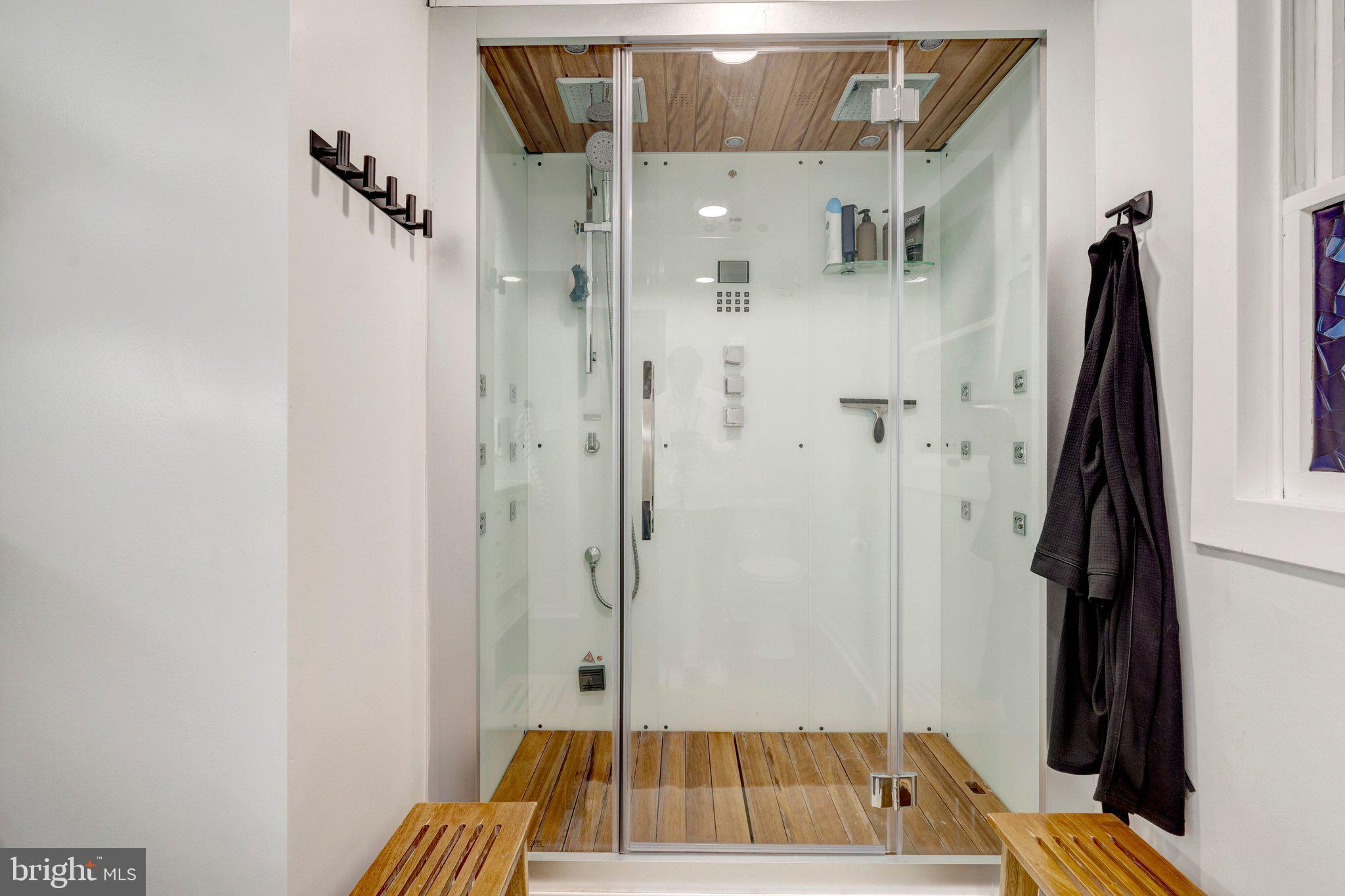 MORGAN'S BLUFF - Residential