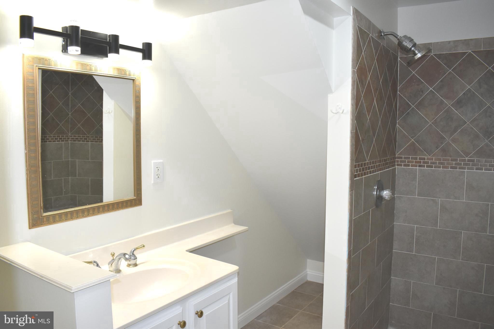 PRESIDENTIAL LAKES - Residential