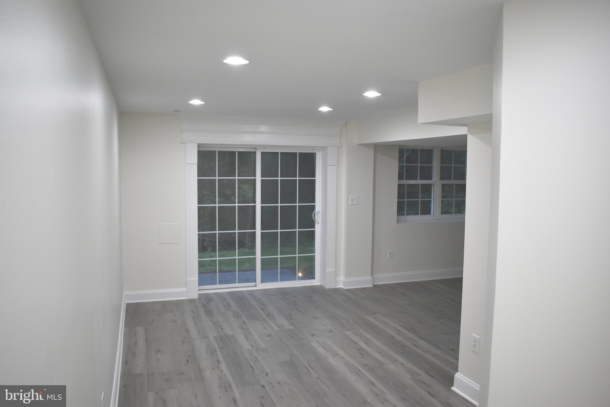 PRESIDENTIAL LAKES - Residential