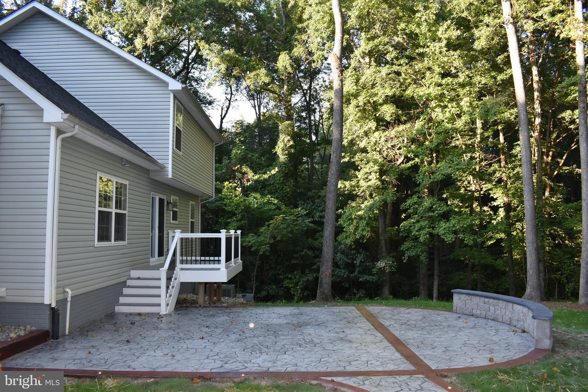 PRESIDENTIAL LAKES - Residential