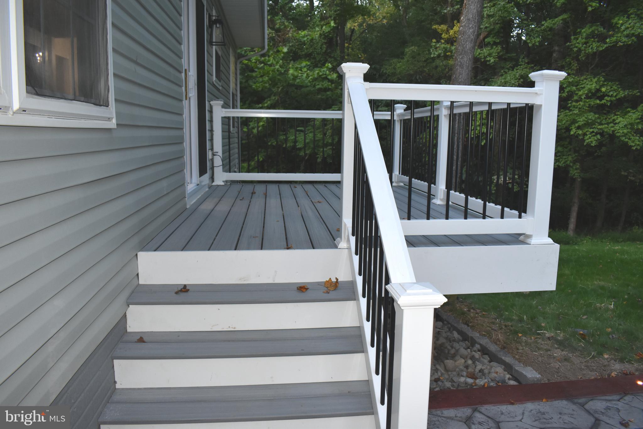 PRESIDENTIAL LAKES - Residential