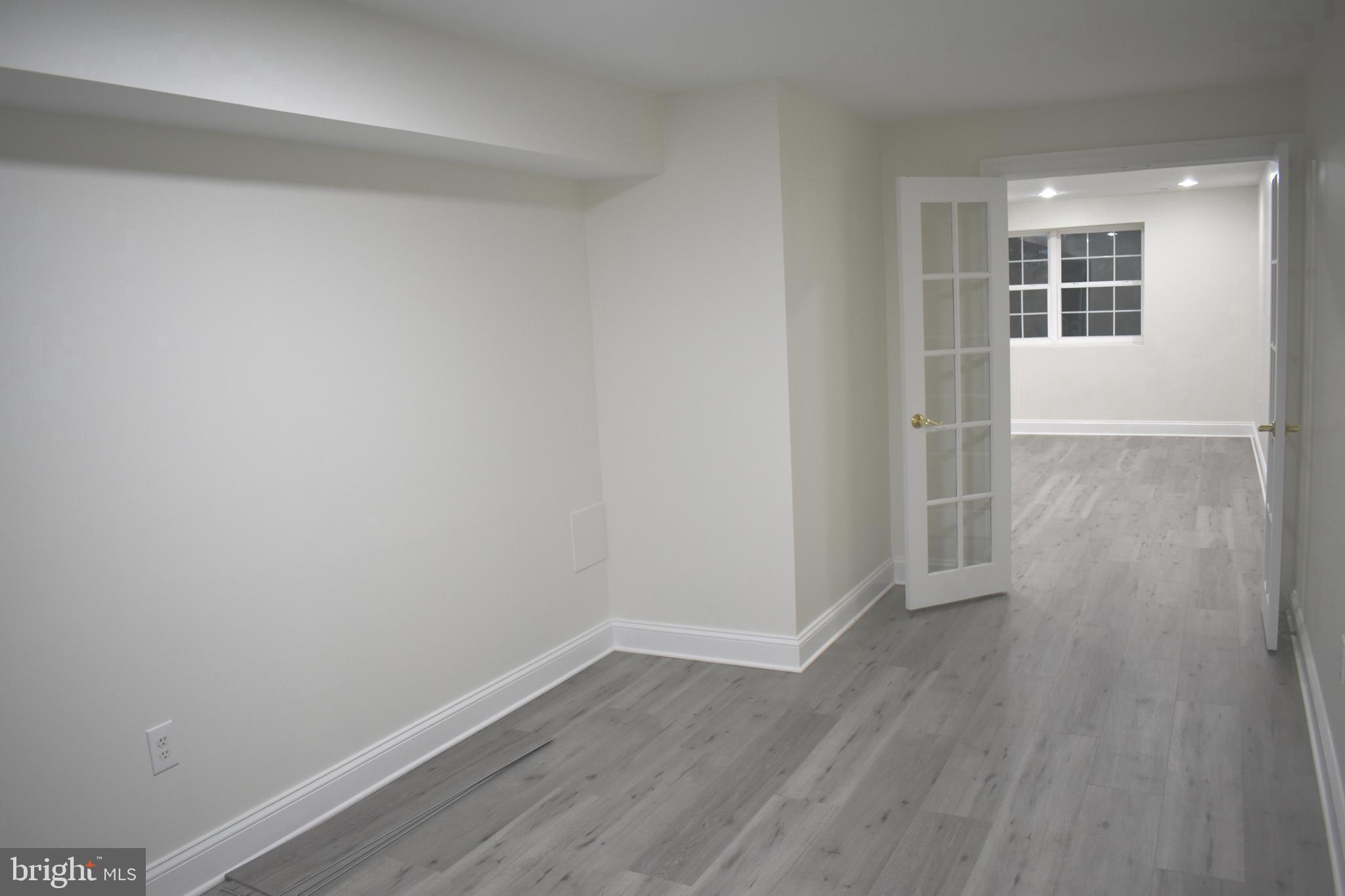 PRESIDENTIAL LAKES - Residential