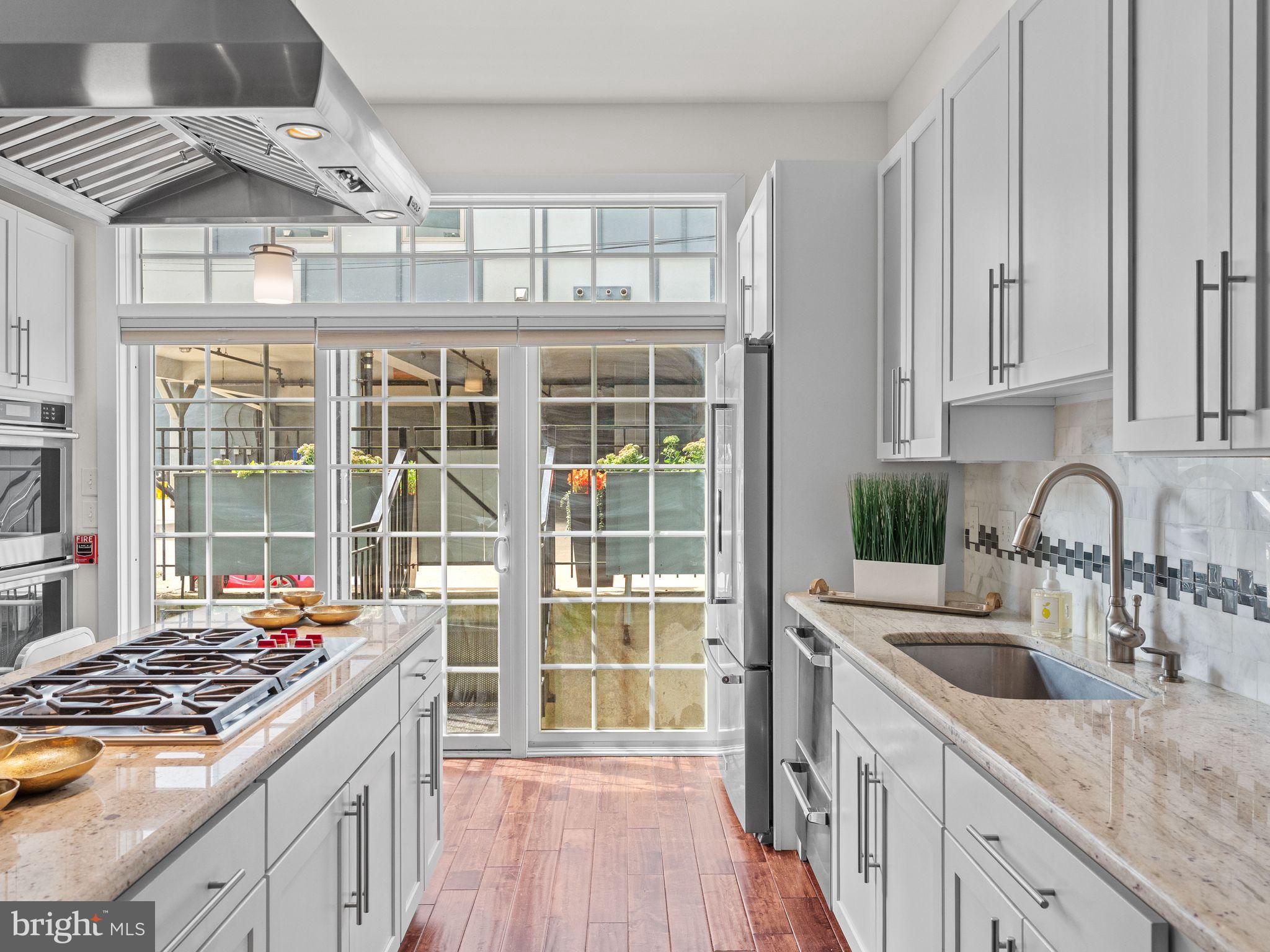 SOCIETY HILL - Residential