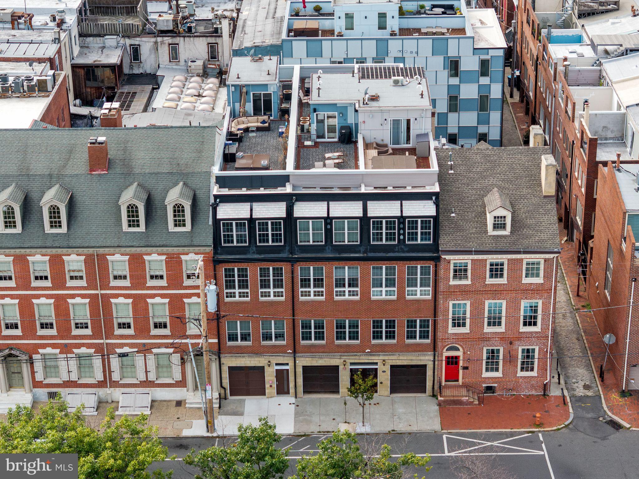 SOCIETY HILL - Residential