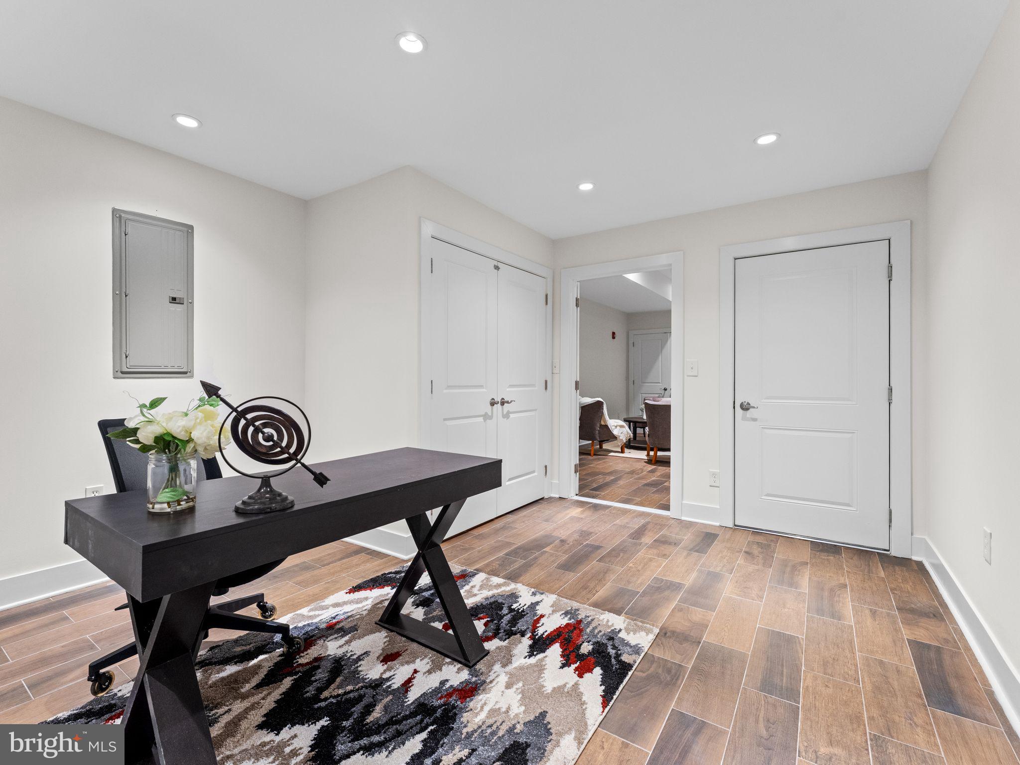 SOCIETY HILL - Residential