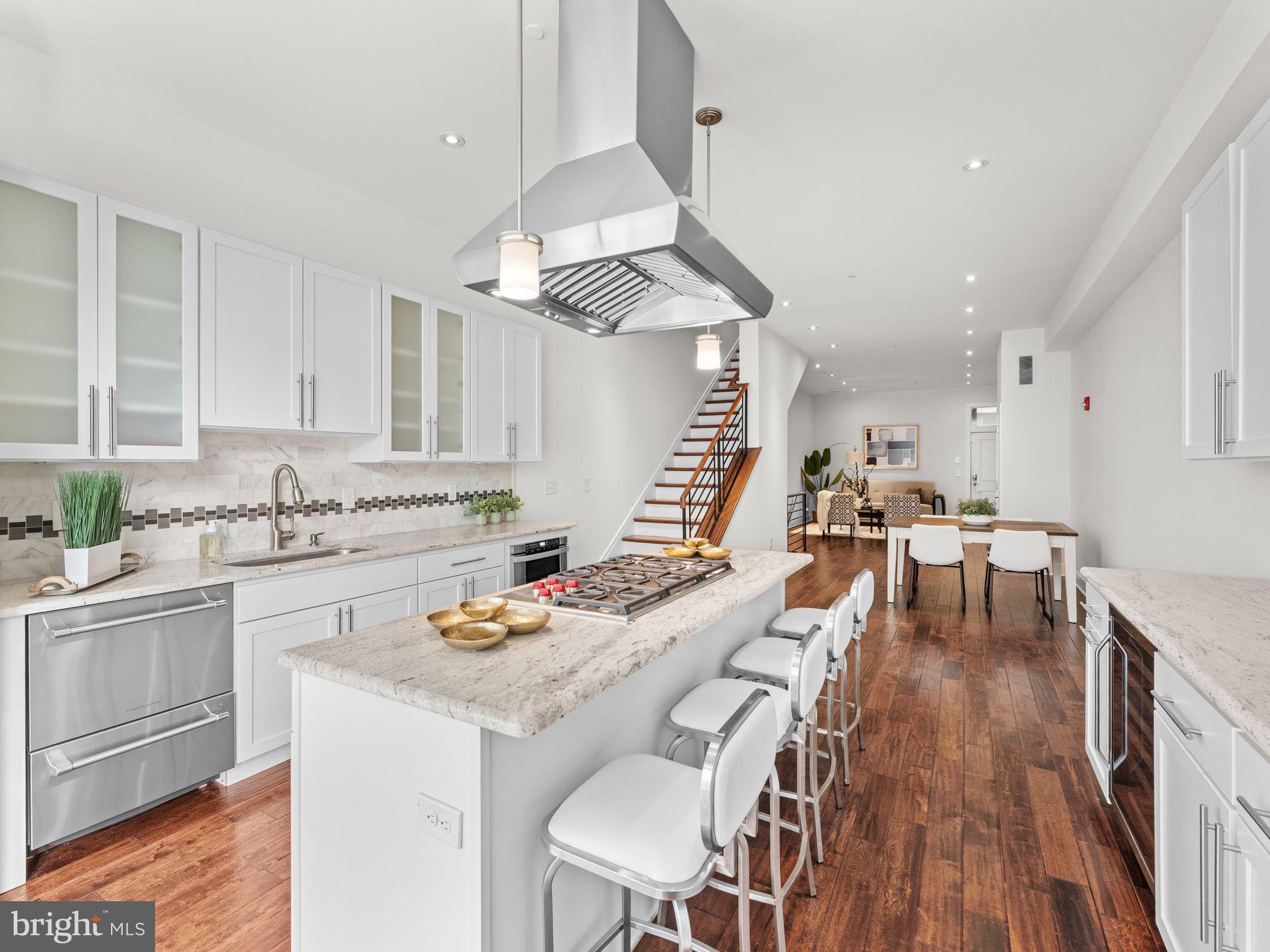 SOCIETY HILL - Residential