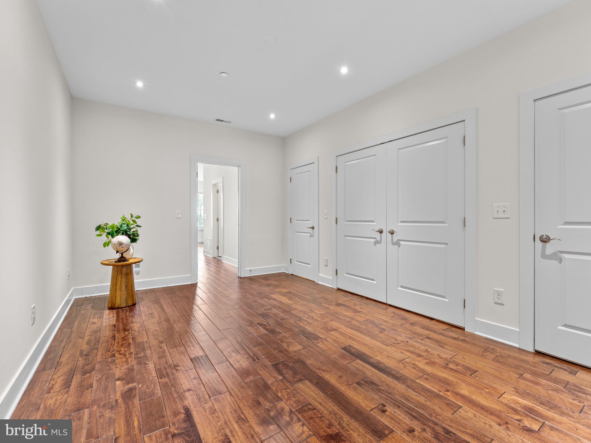 SOCIETY HILL - Residential