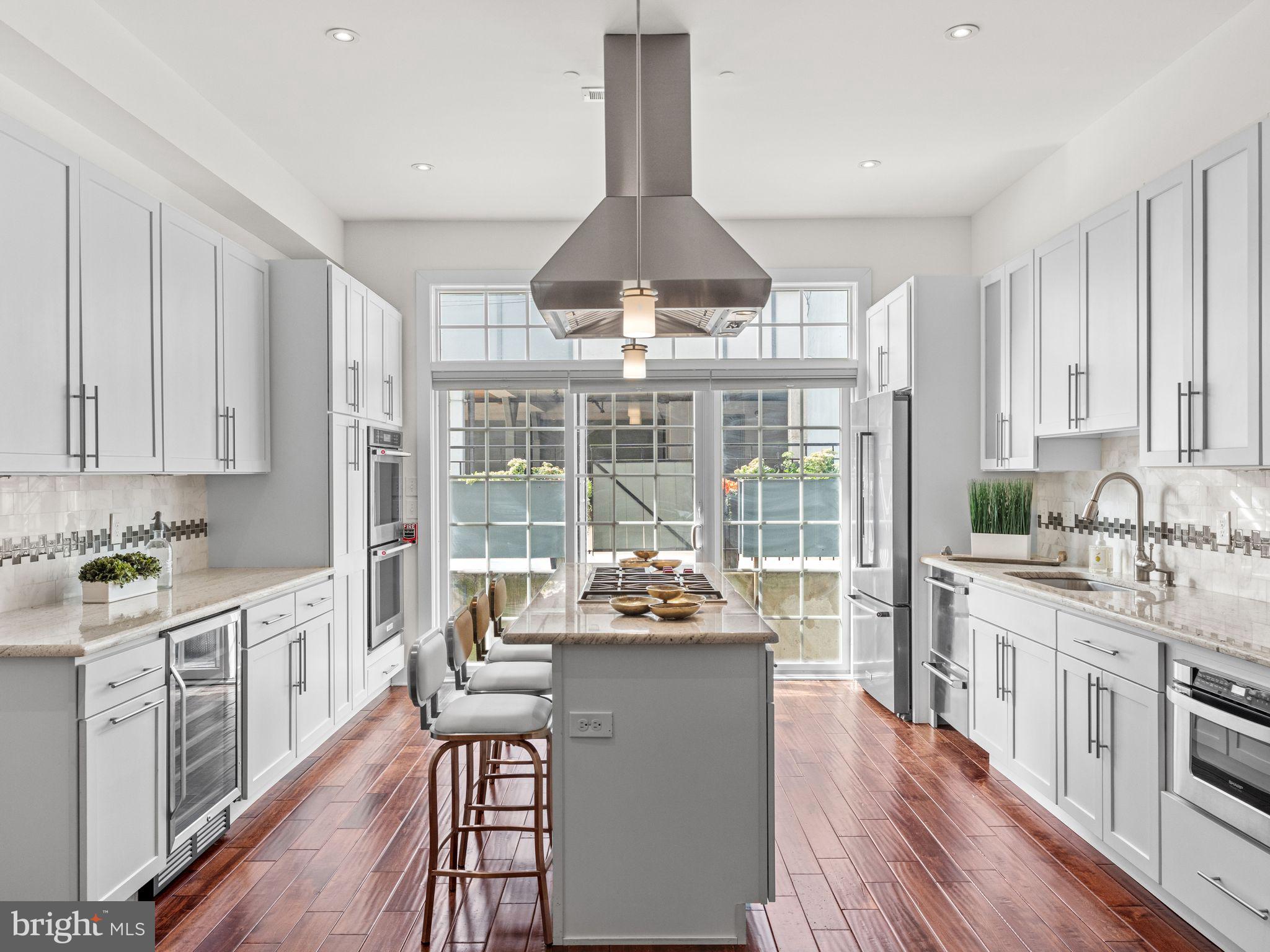 SOCIETY HILL - Residential