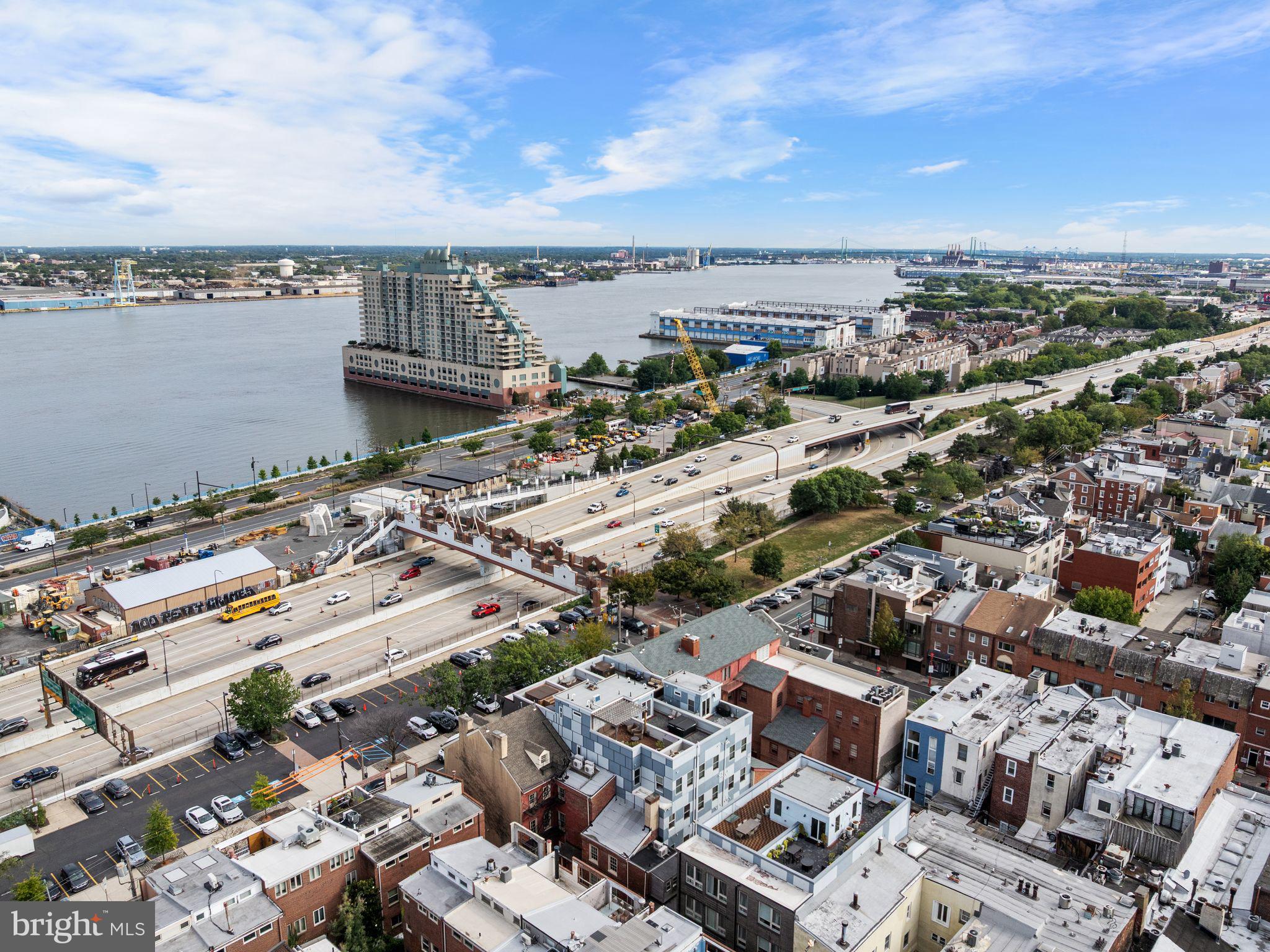 SOCIETY HILL - Residential