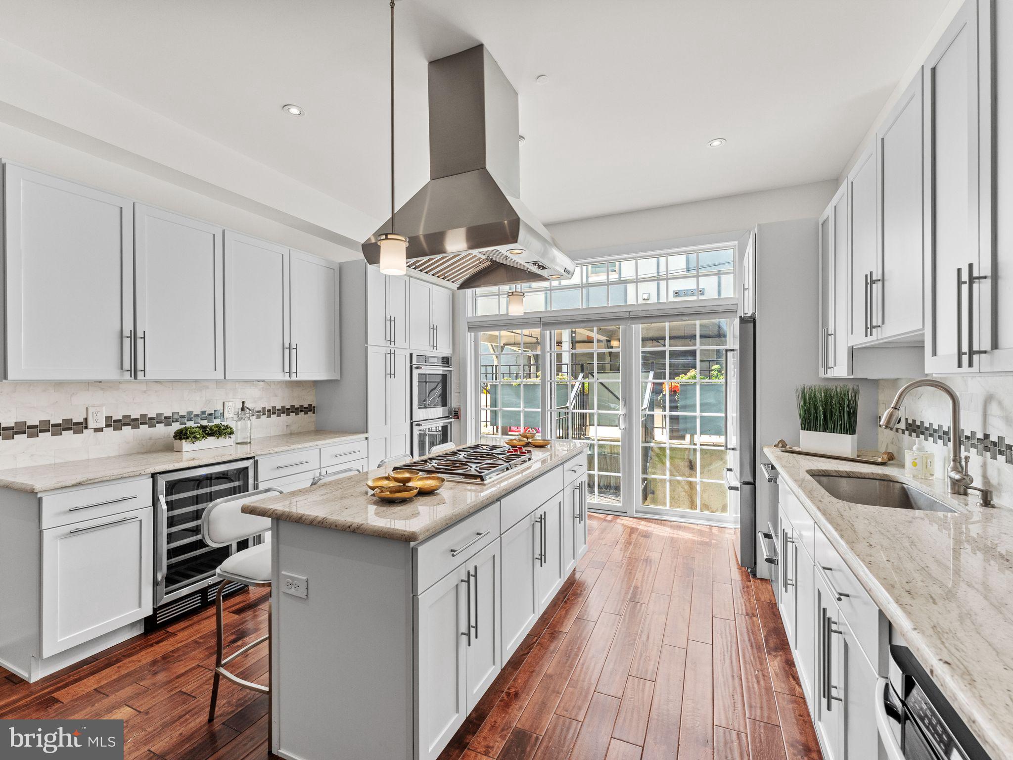 SOCIETY HILL - Residential