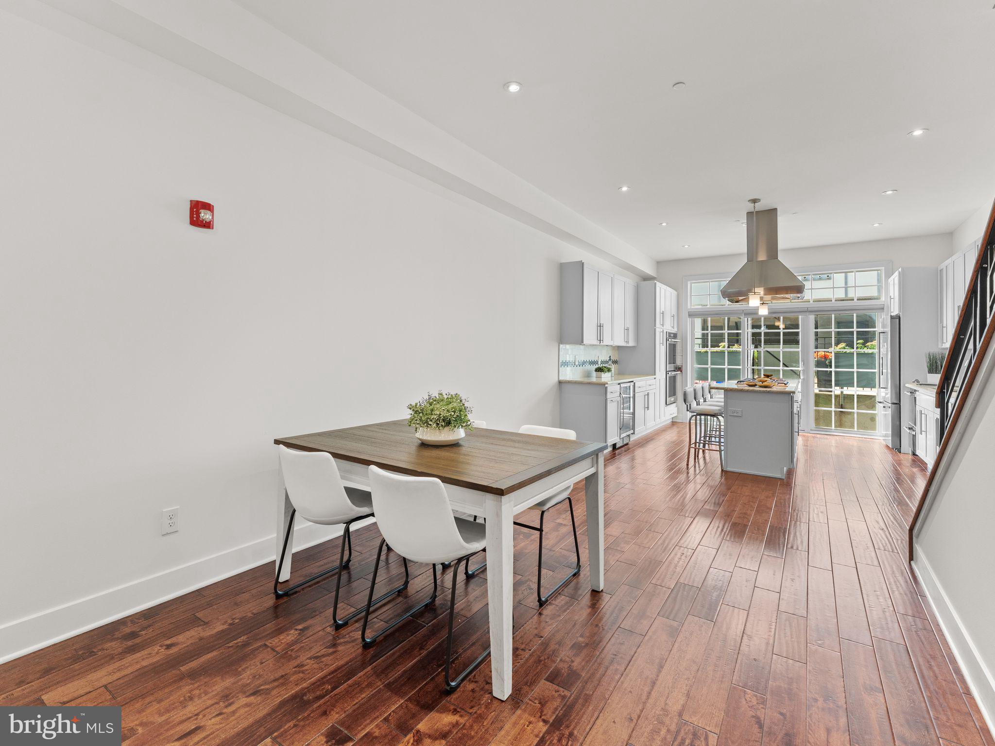 SOCIETY HILL - Residential