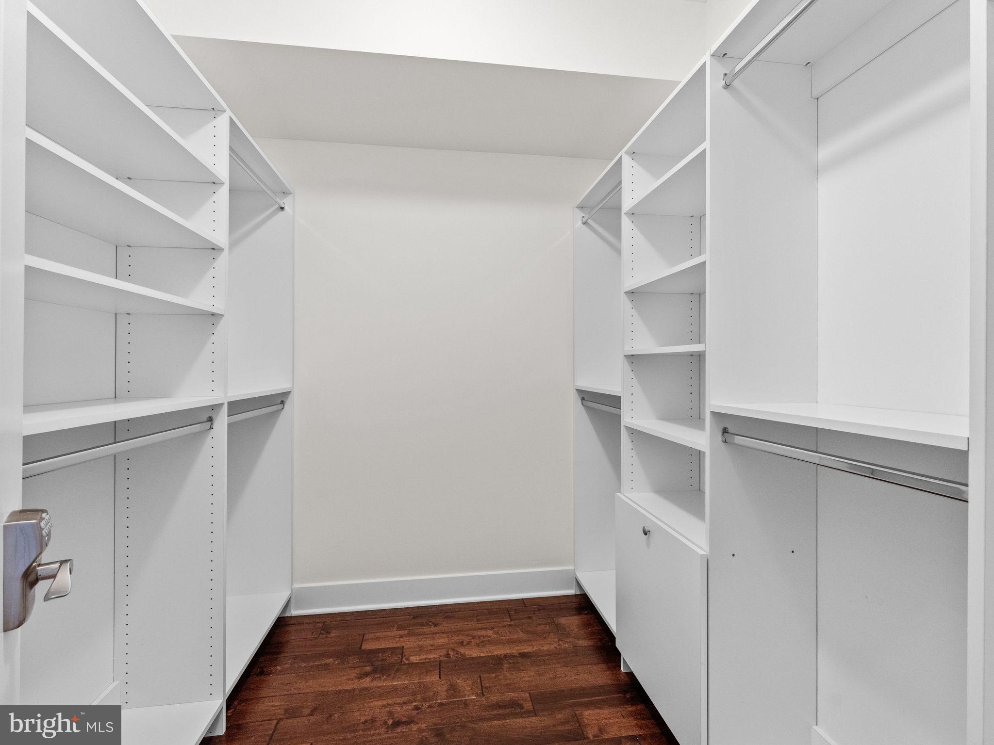 SOCIETY HILL - Residential