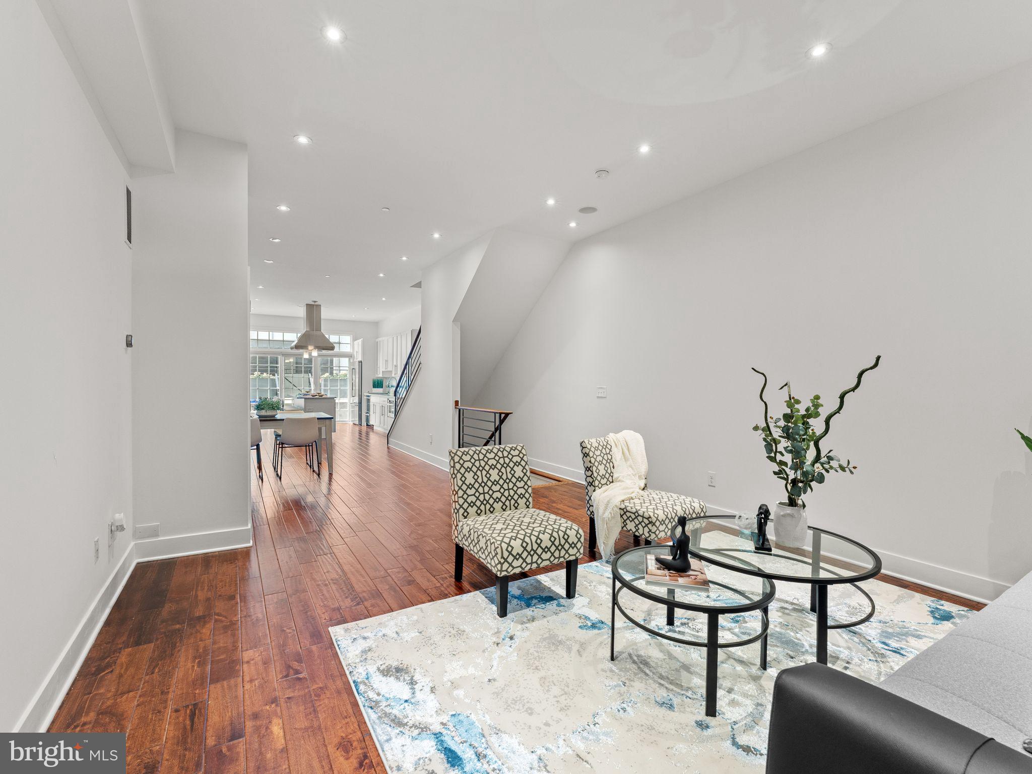 SOCIETY HILL - Residential