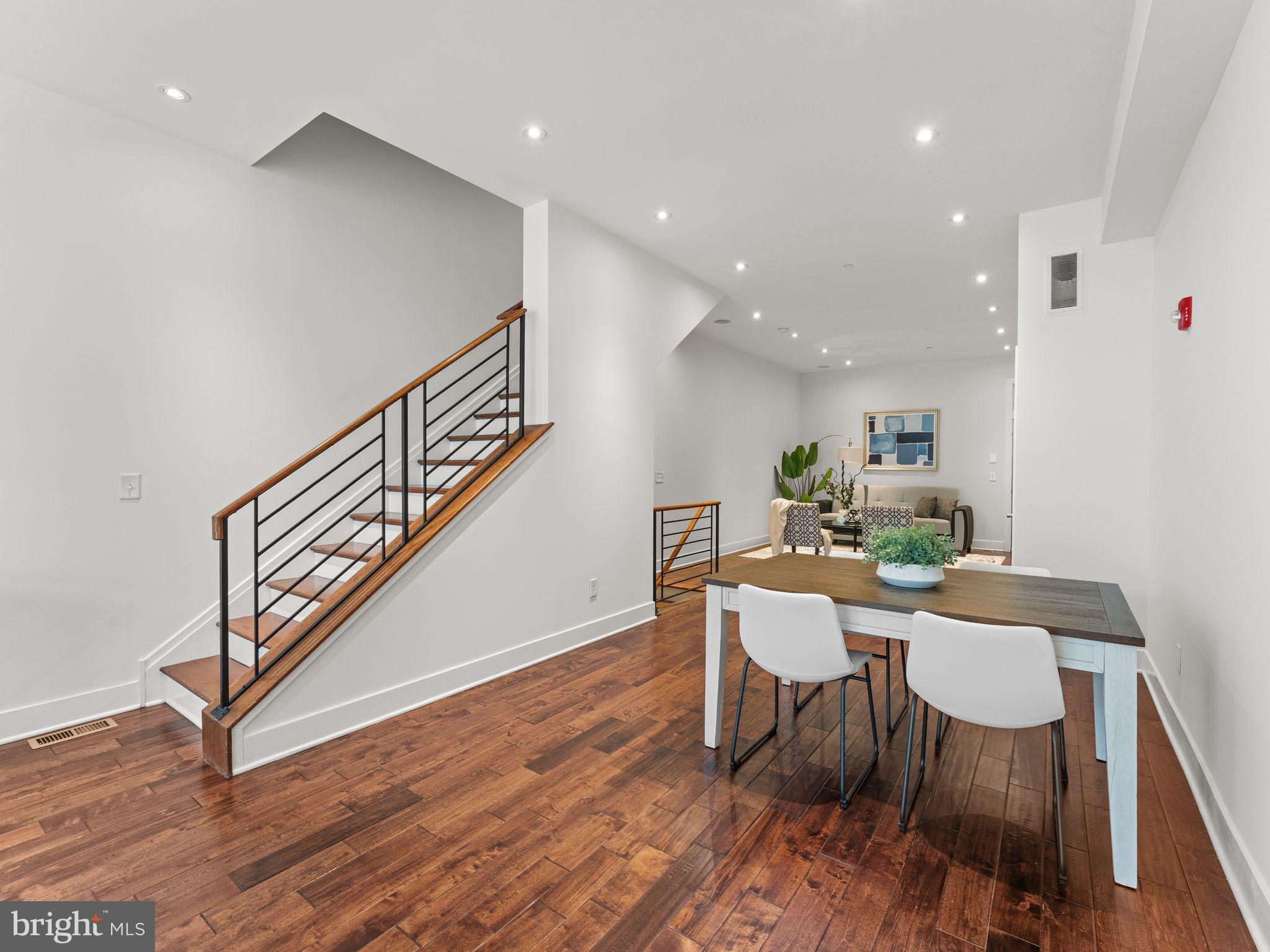 SOCIETY HILL - Residential