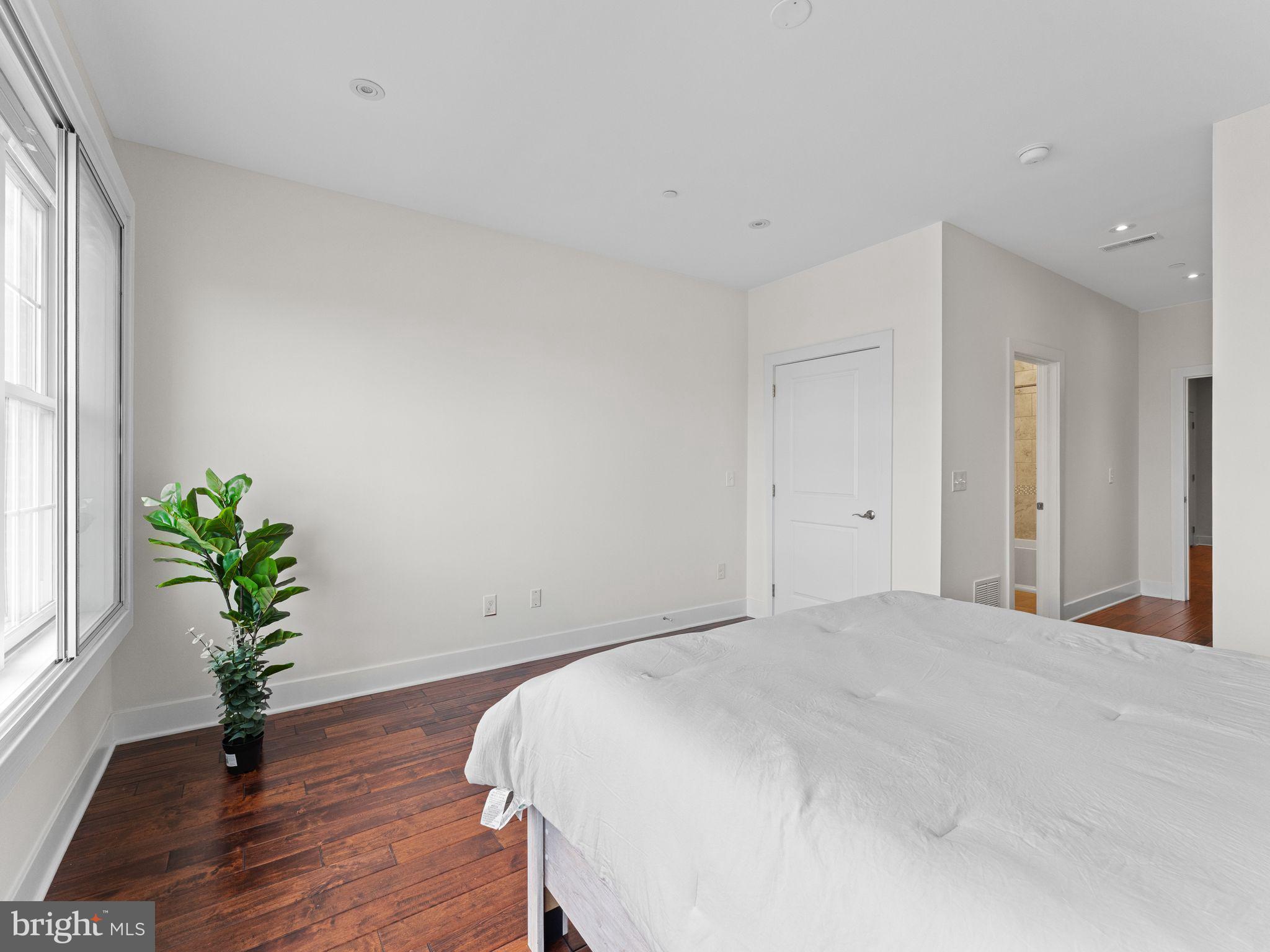 SOCIETY HILL - Residential