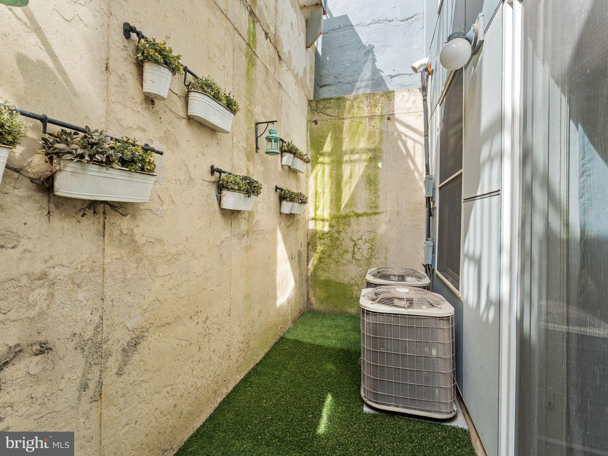 SOCIETY HILL - Residential