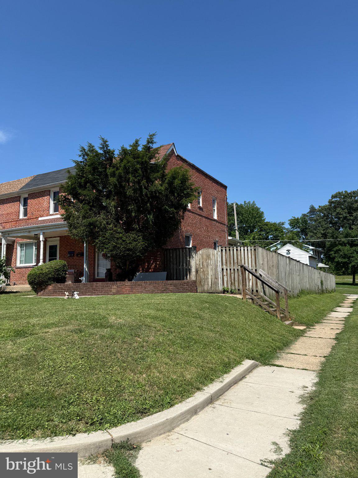 217 ENDSLEIGH AVENUE