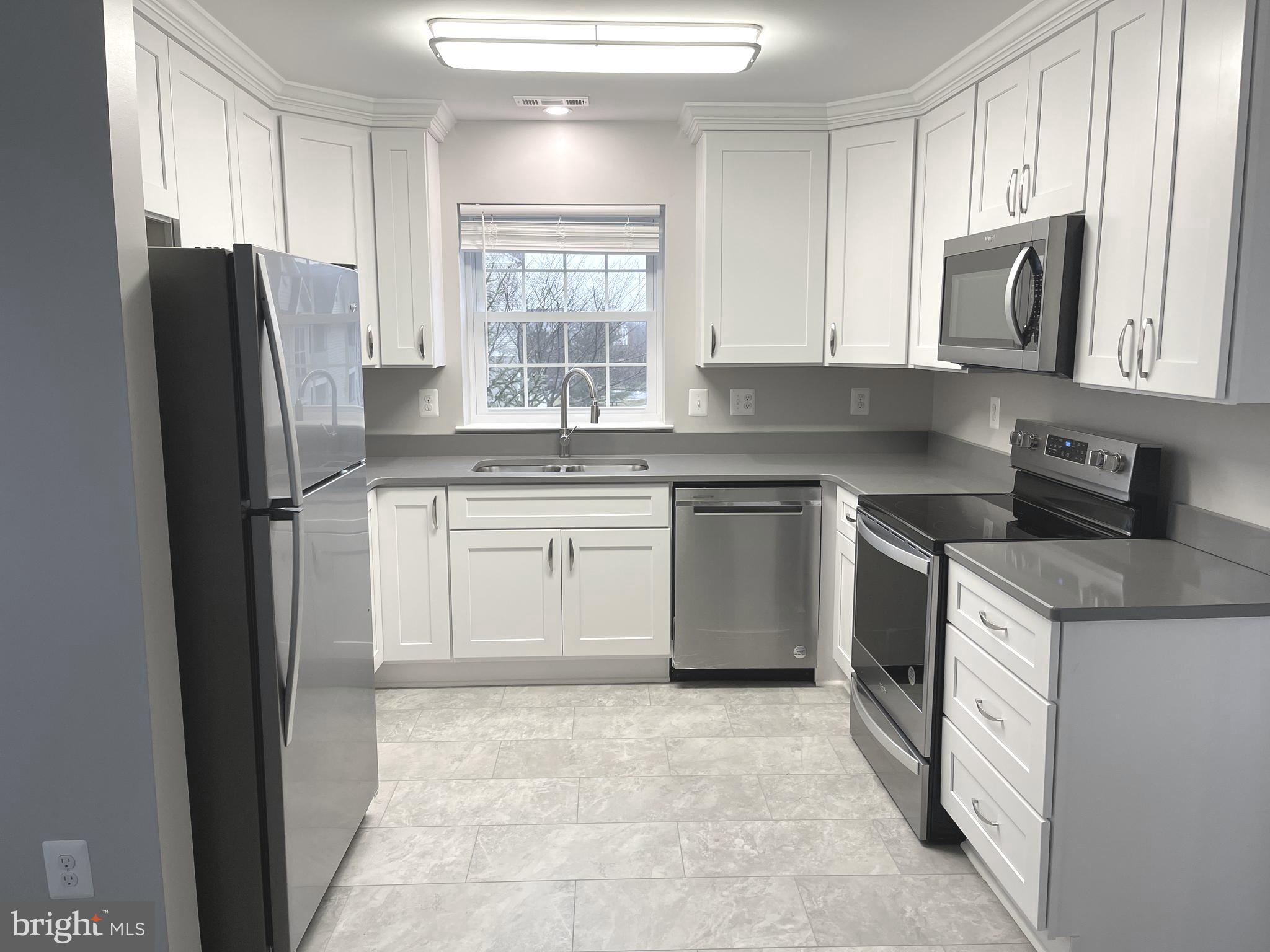 RIDGEVIEW II - Residential Lease