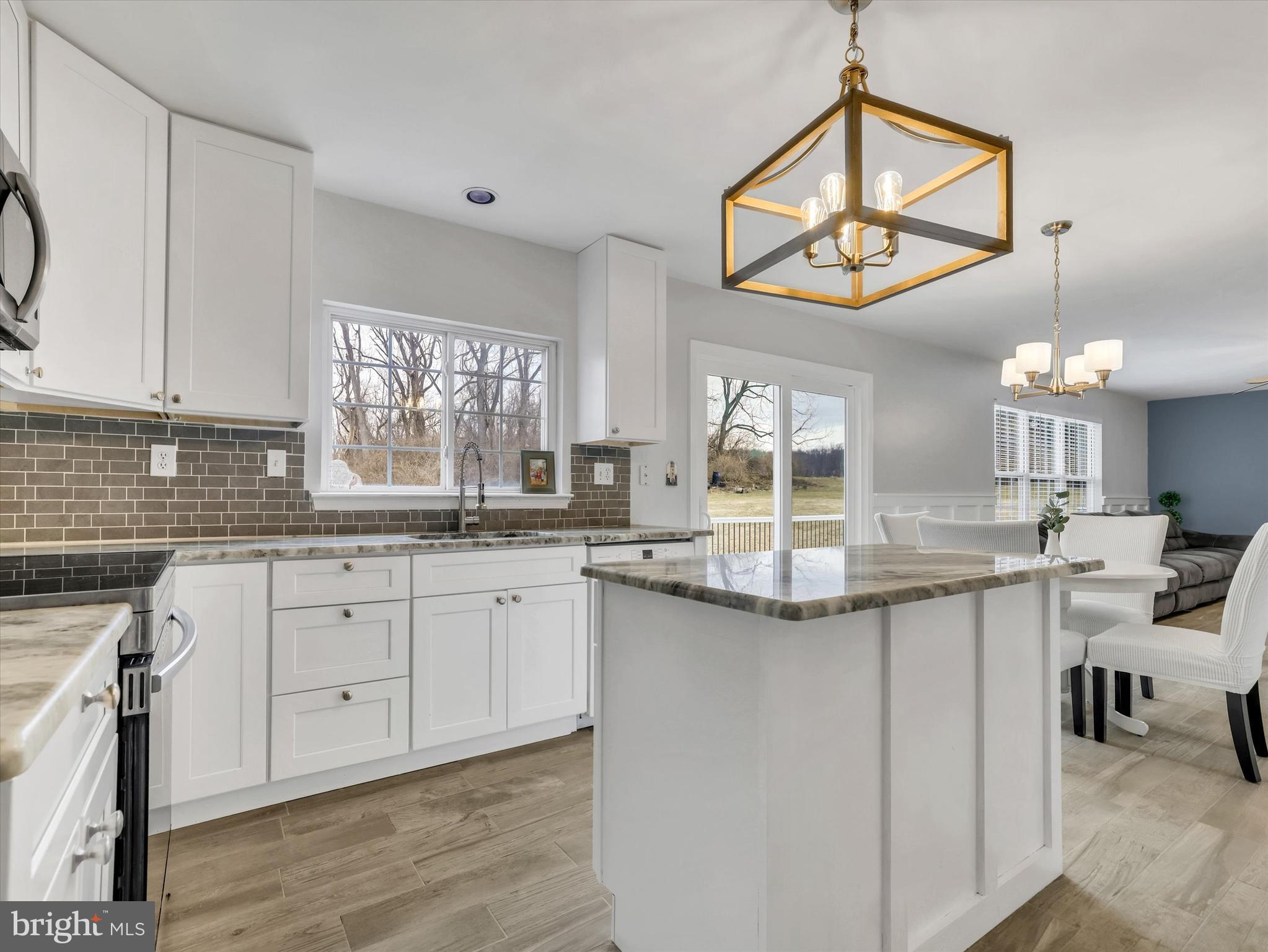 258 THORNRIDGE DRIVE