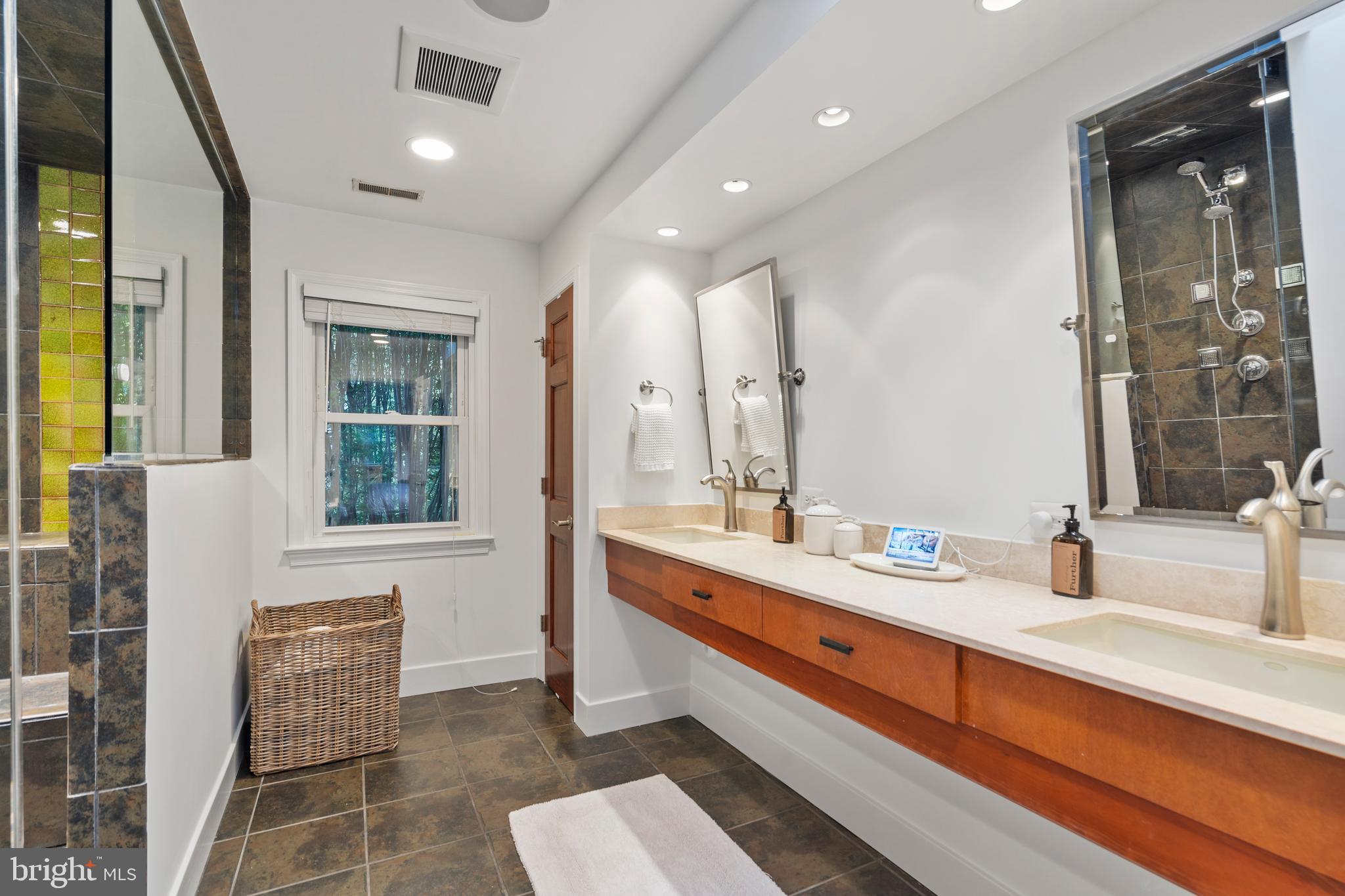 TARA - WYNNEWOOD - Residential