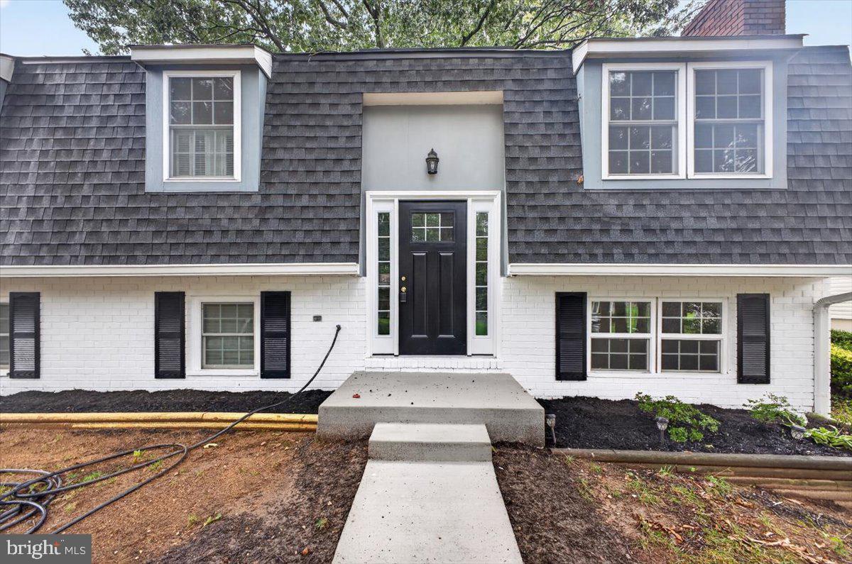 1075 SUN VALLEY DRIVE