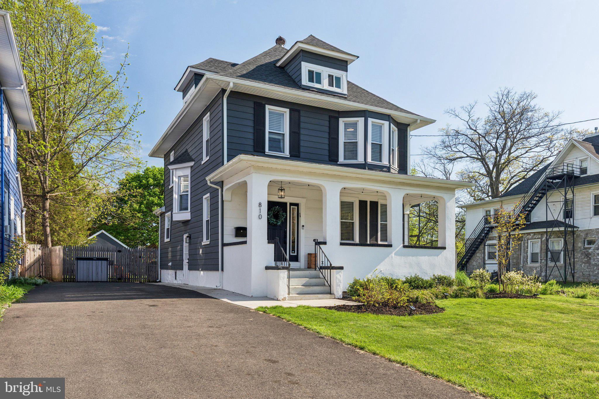 810 COLLINGS AVE
