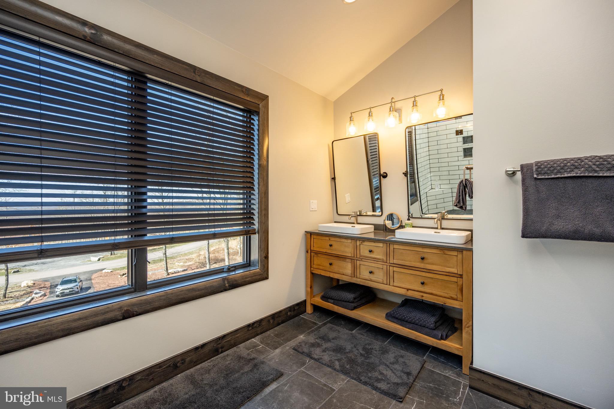 LODESTONE - Residential