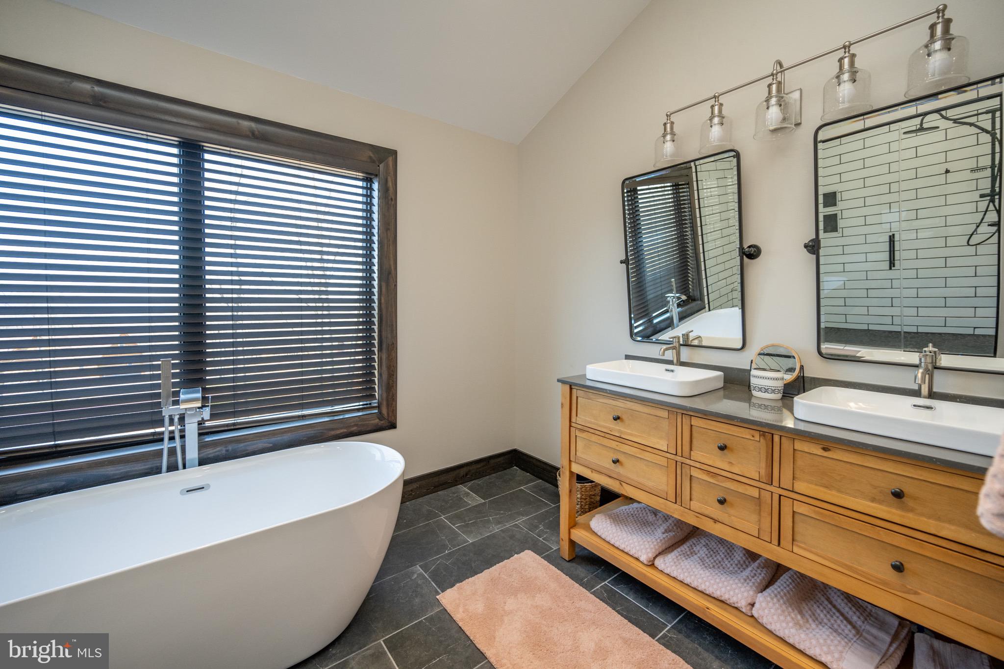 LODESTONE - Residential