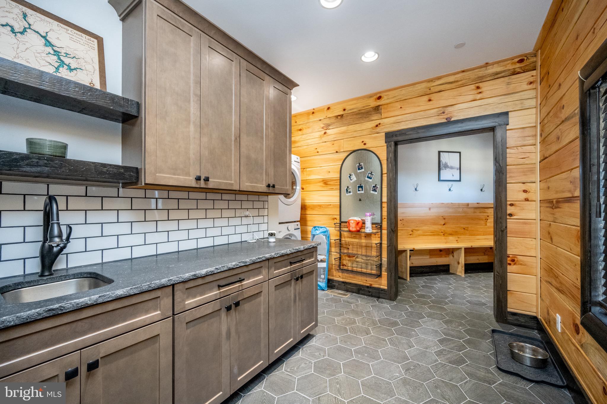 LODESTONE - Residential