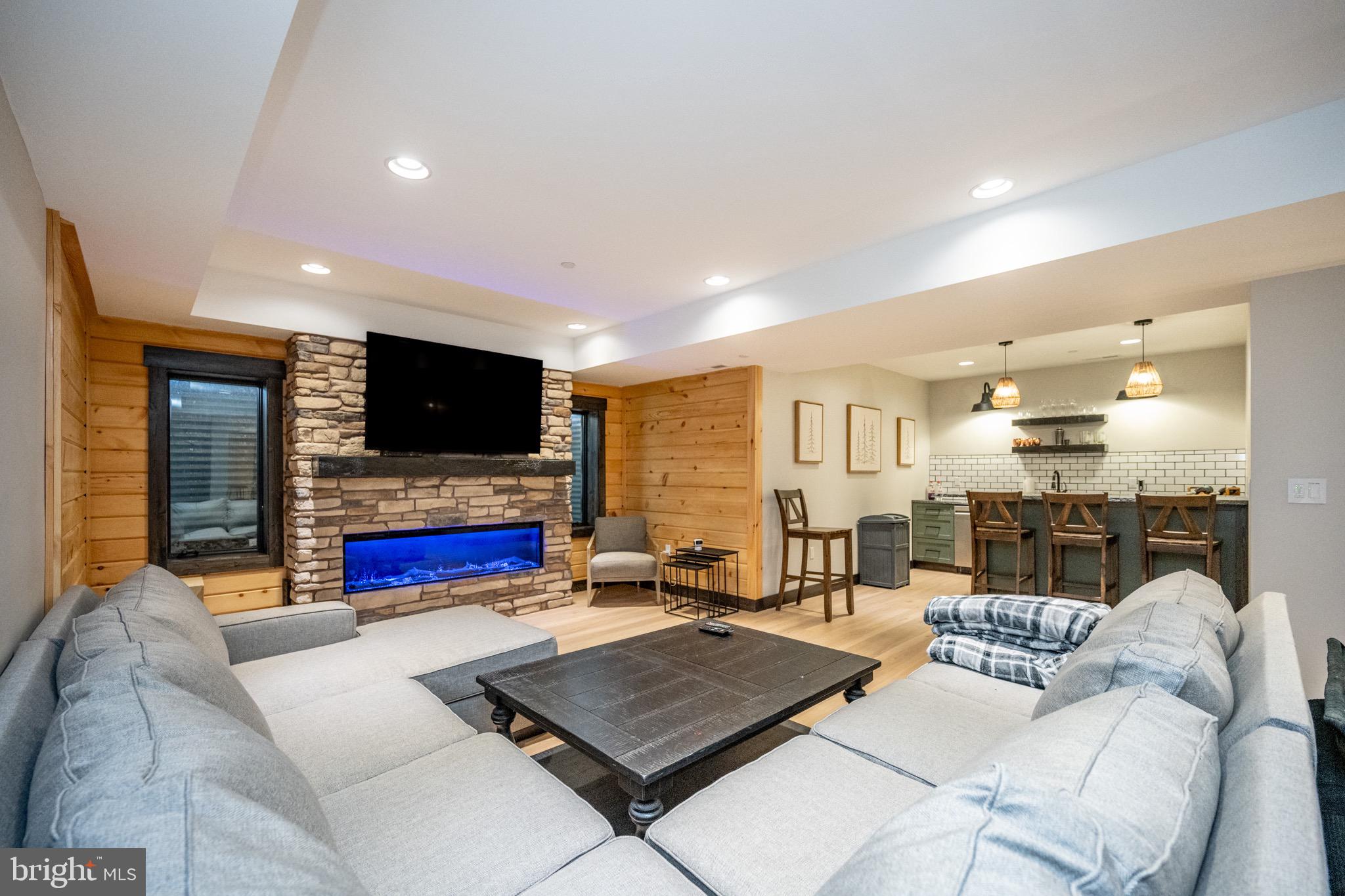 LODESTONE - Residential