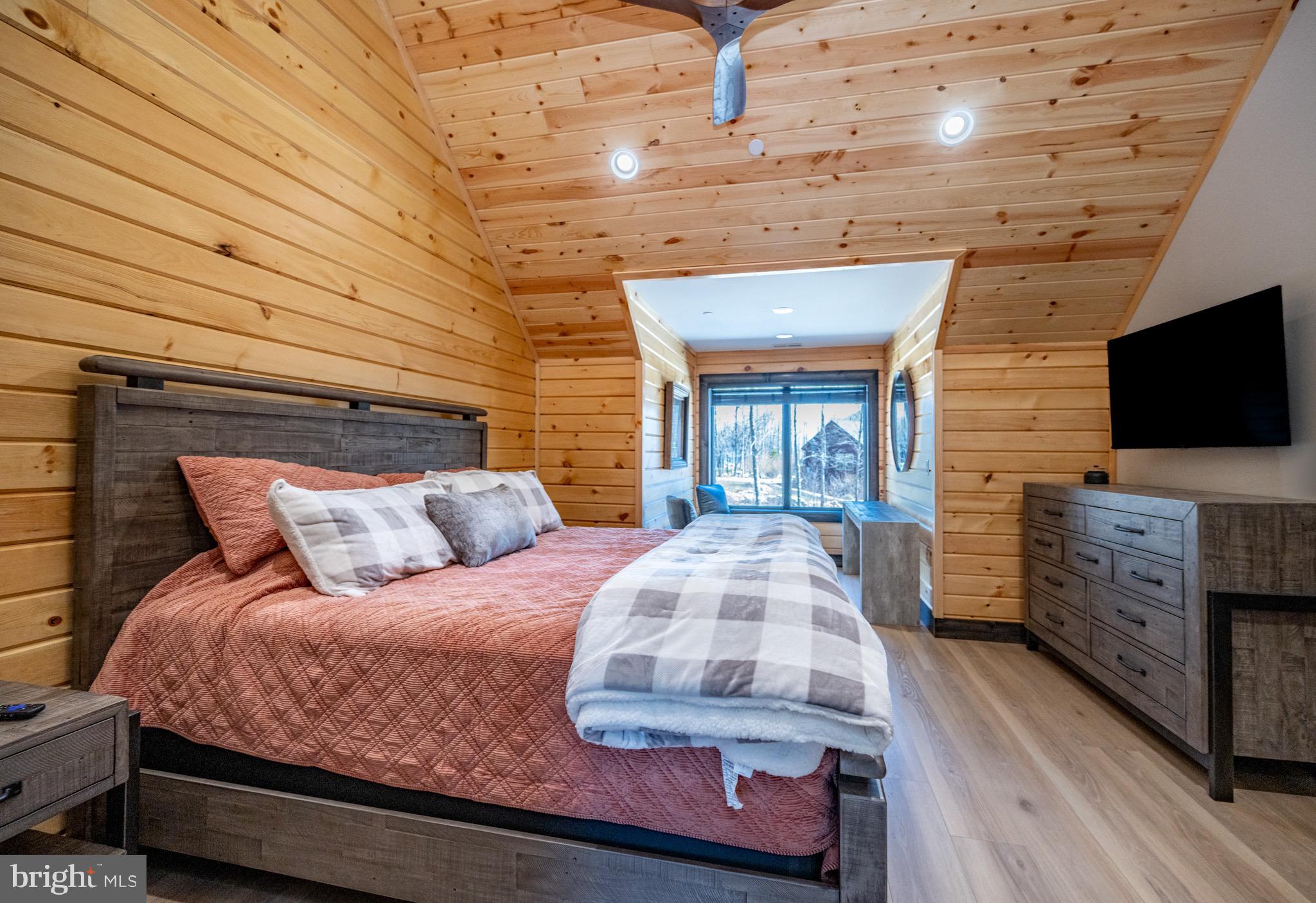 LODESTONE - Residential