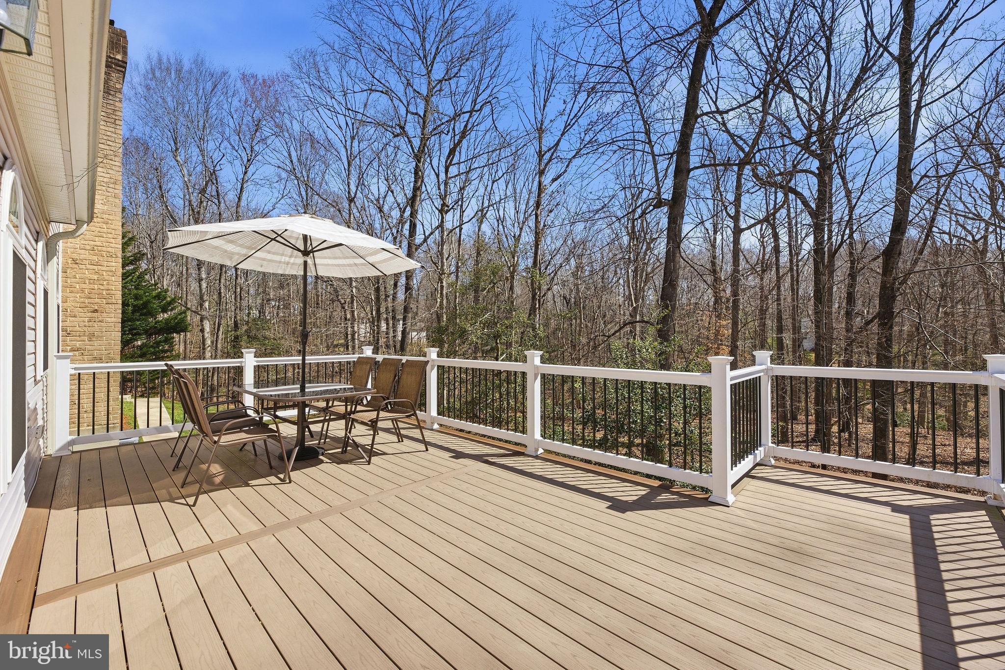 WHISPERING WOODS - Residential