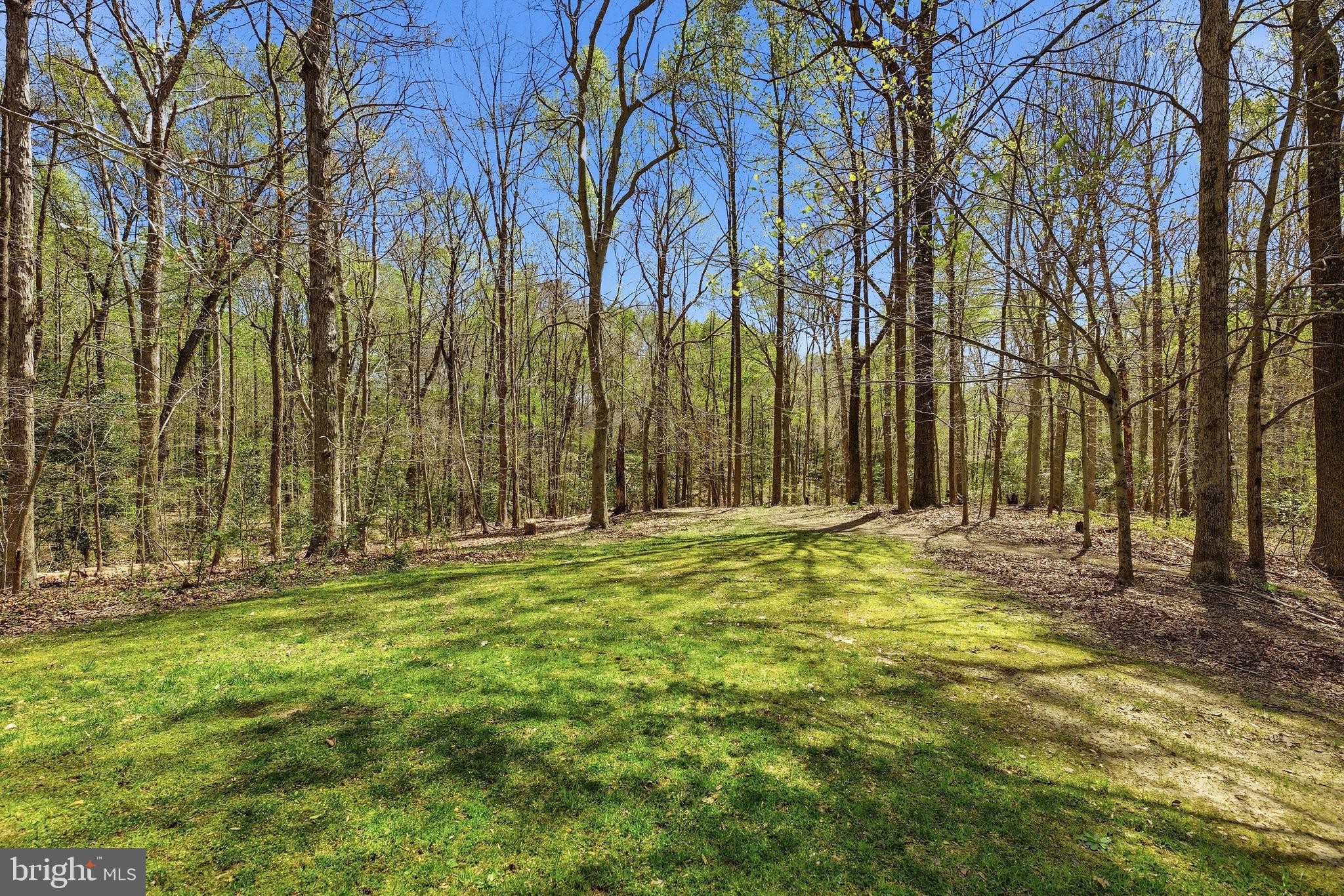 WHISPERING WOODS - Residential