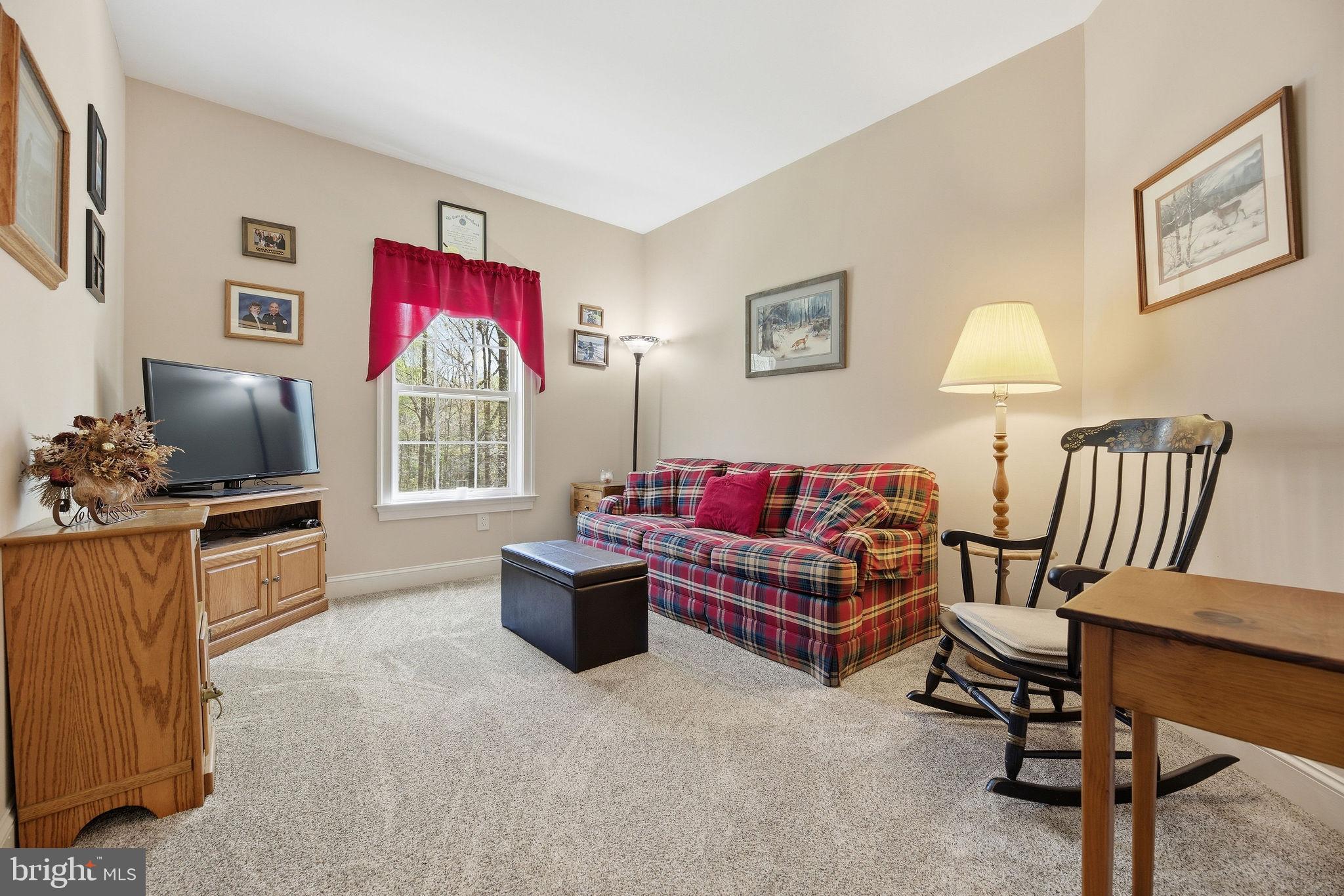 WHISPERING WOODS - Residential