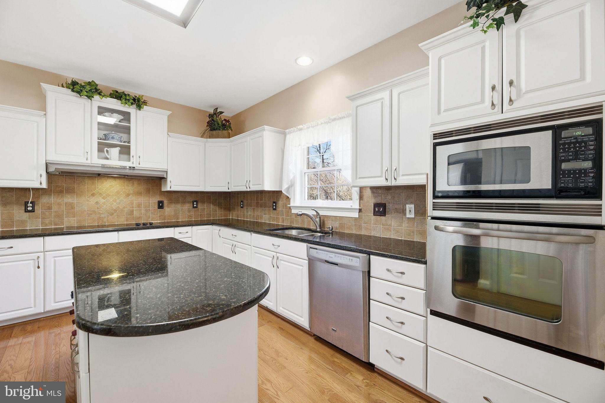 WHISPERING WOODS - Residential