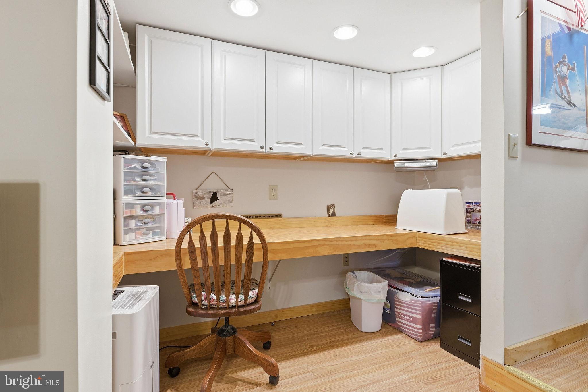 WHISPERING WOODS - Residential