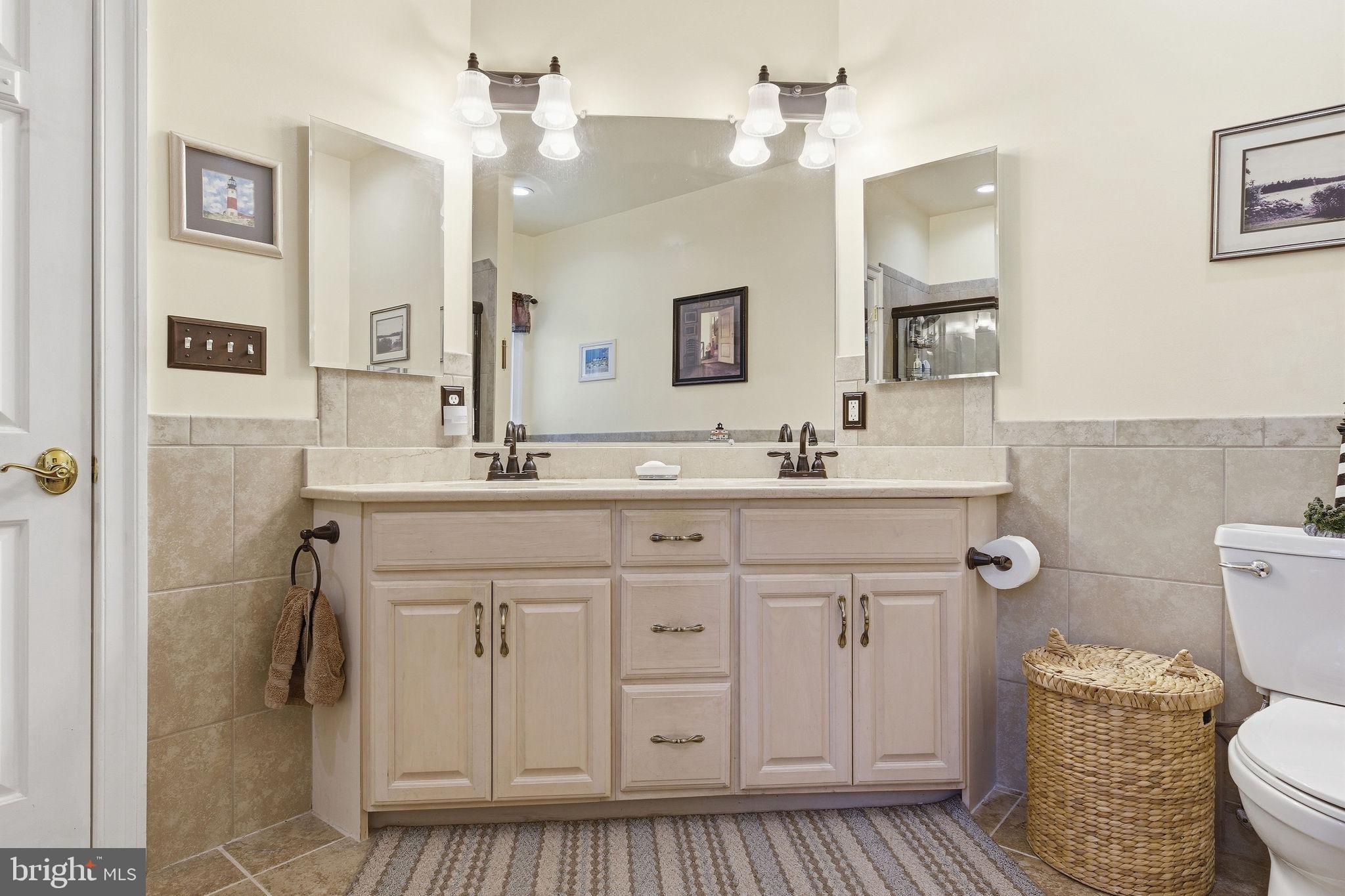 WHISPERING WOODS - Residential