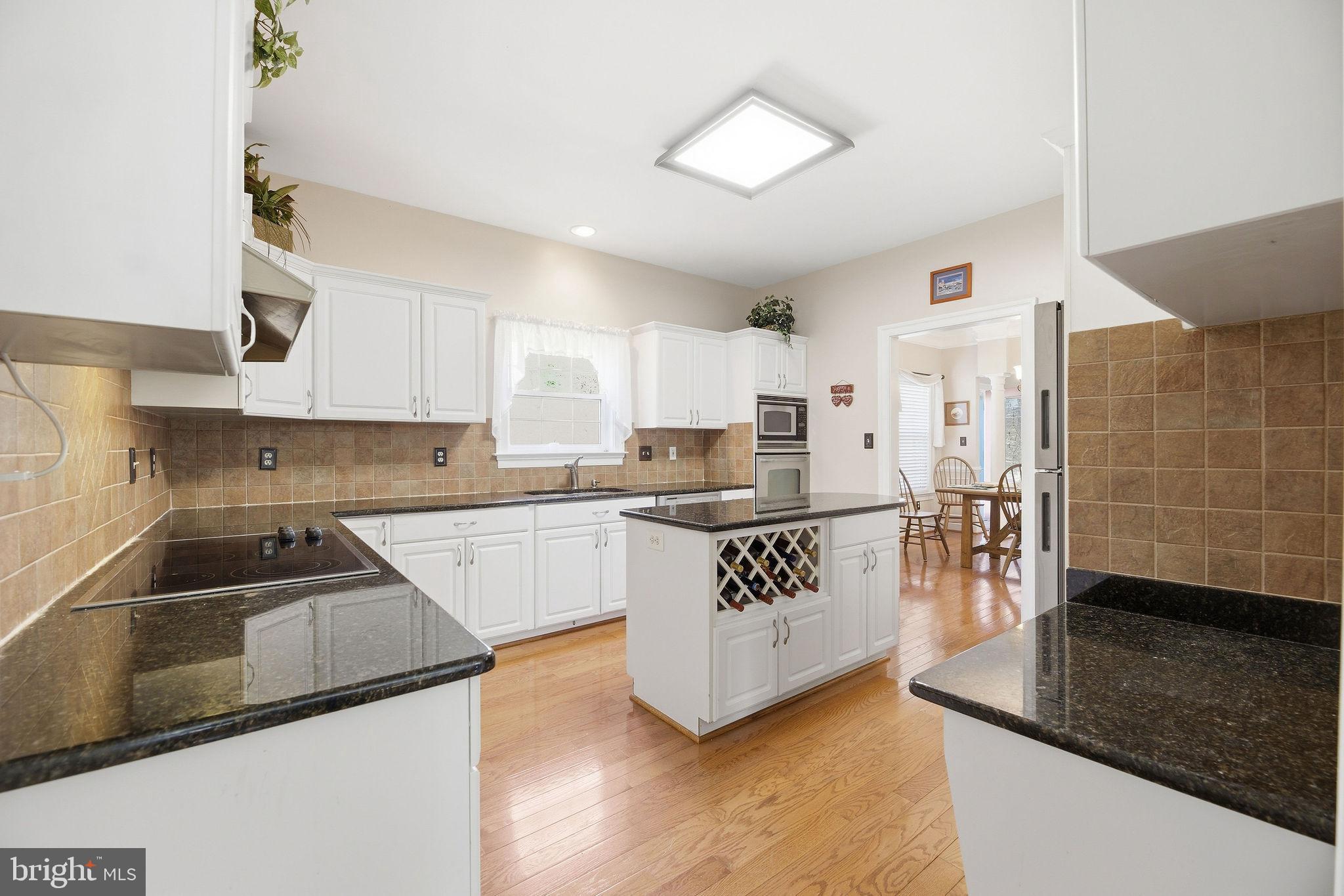 WHISPERING WOODS - Residential