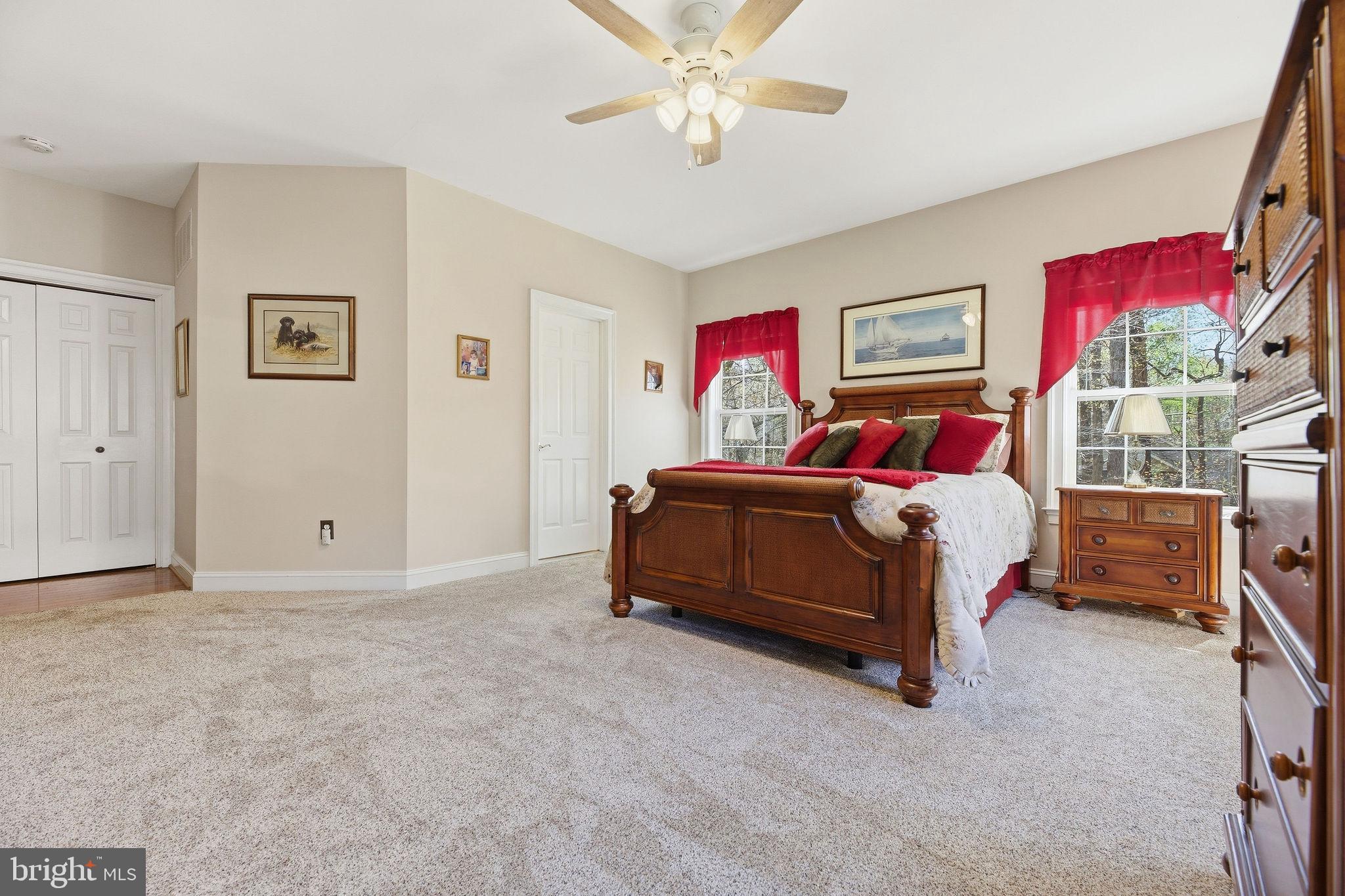 WHISPERING WOODS - Residential