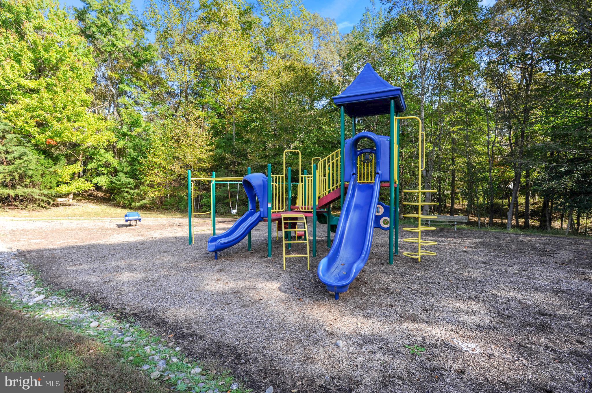 WHISPERING WOODS - Residential