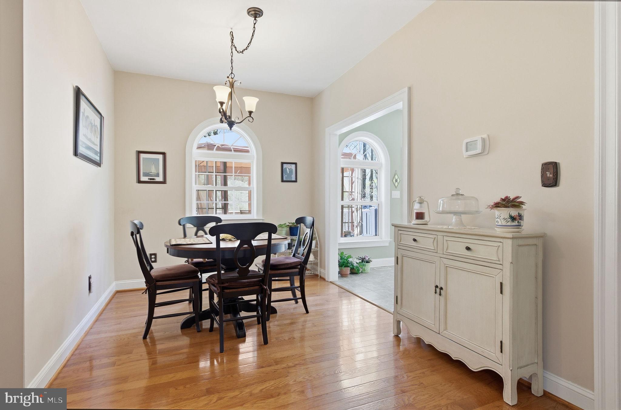 WHISPERING WOODS - Residential