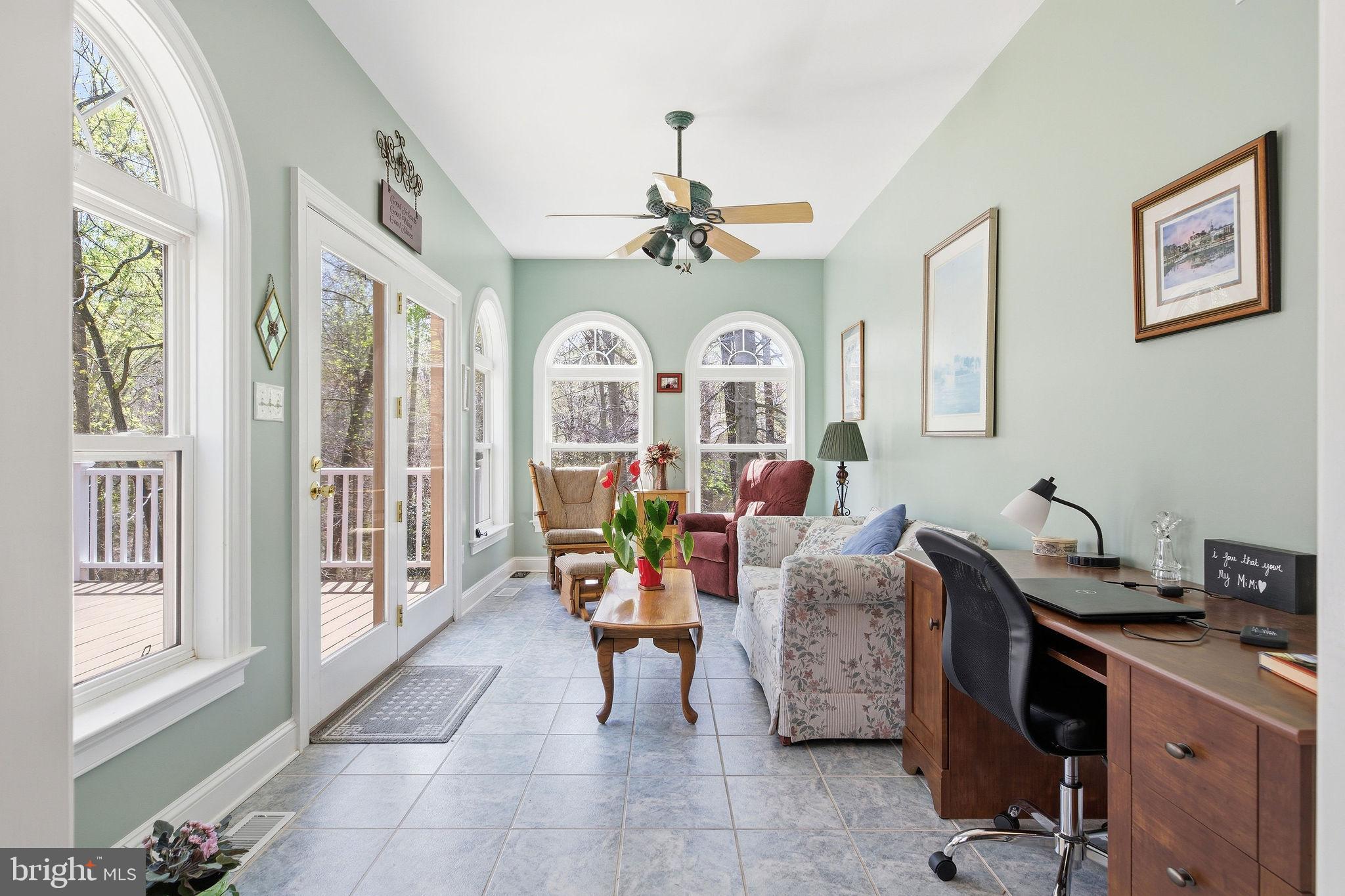 WHISPERING WOODS - Residential