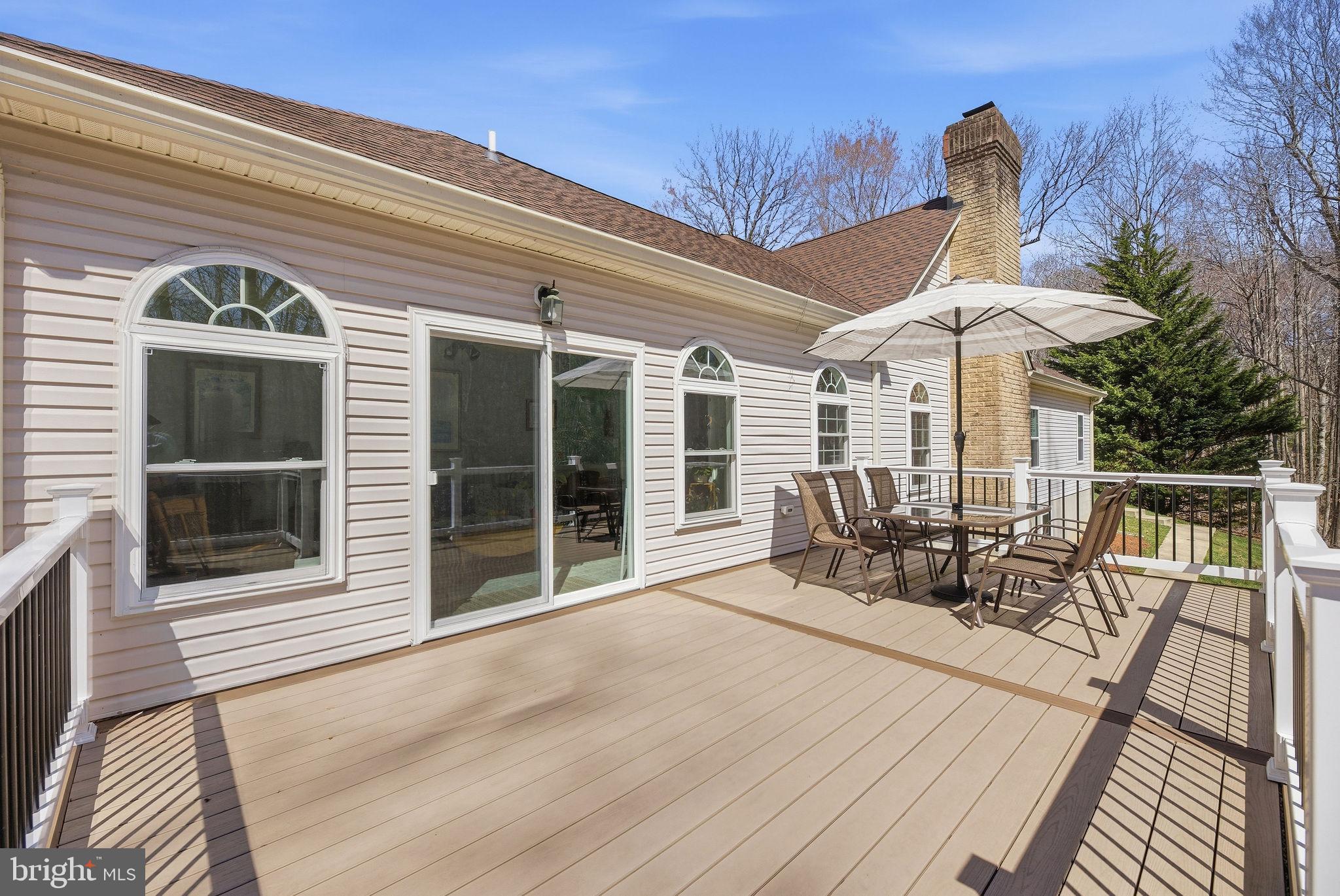 WHISPERING WOODS - Residential