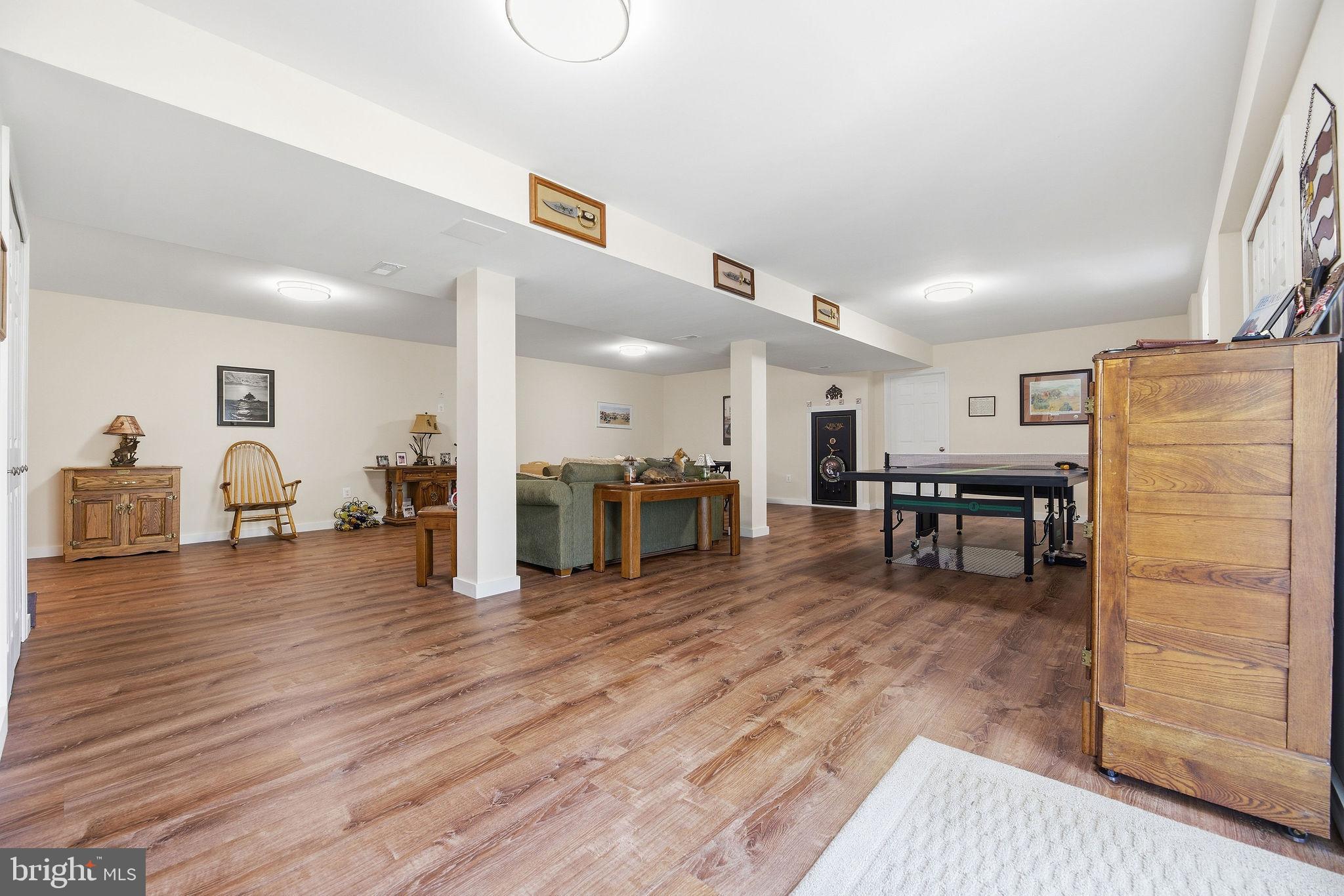 WHISPERING WOODS - Residential