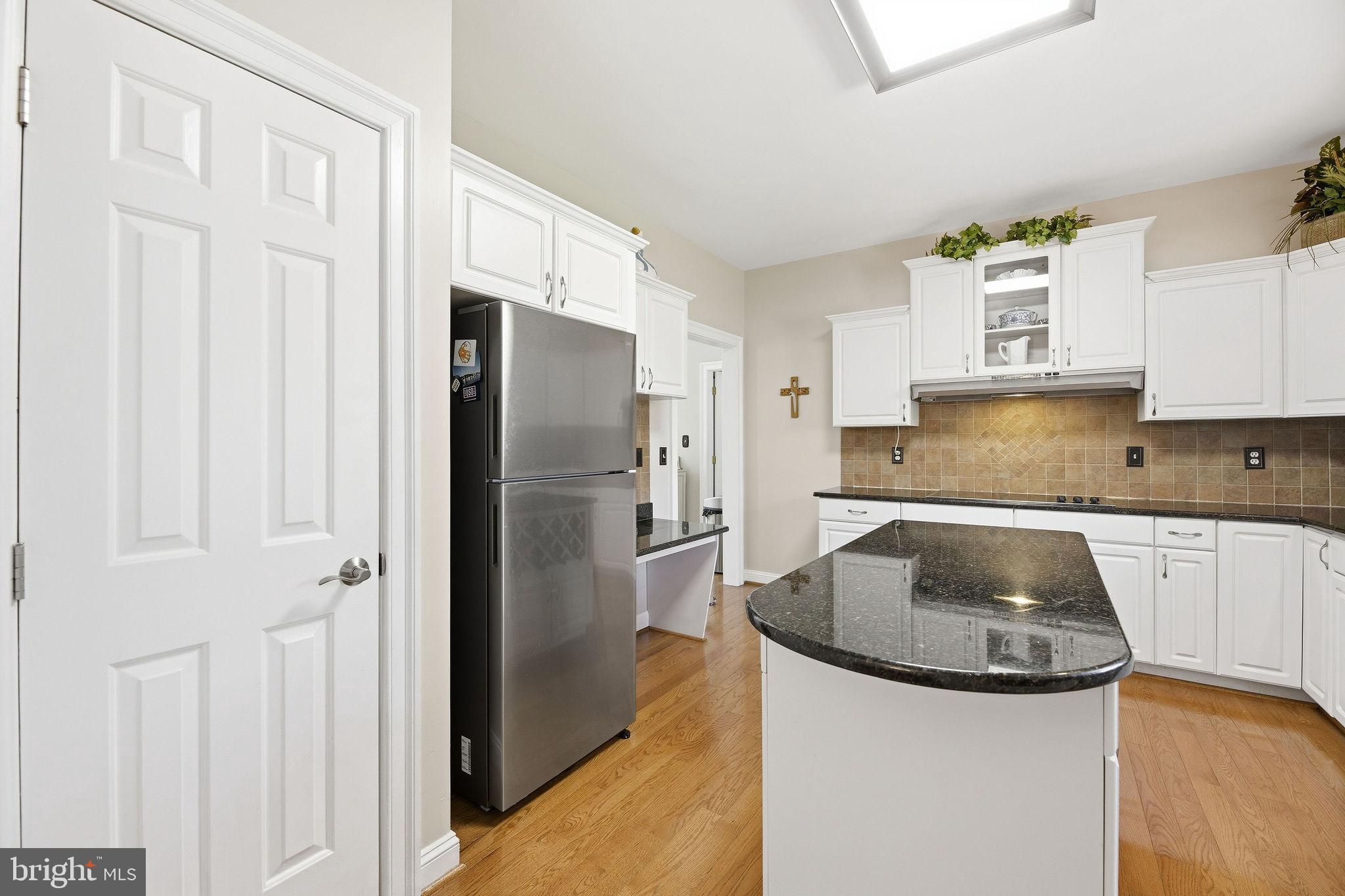 WHISPERING WOODS - Residential