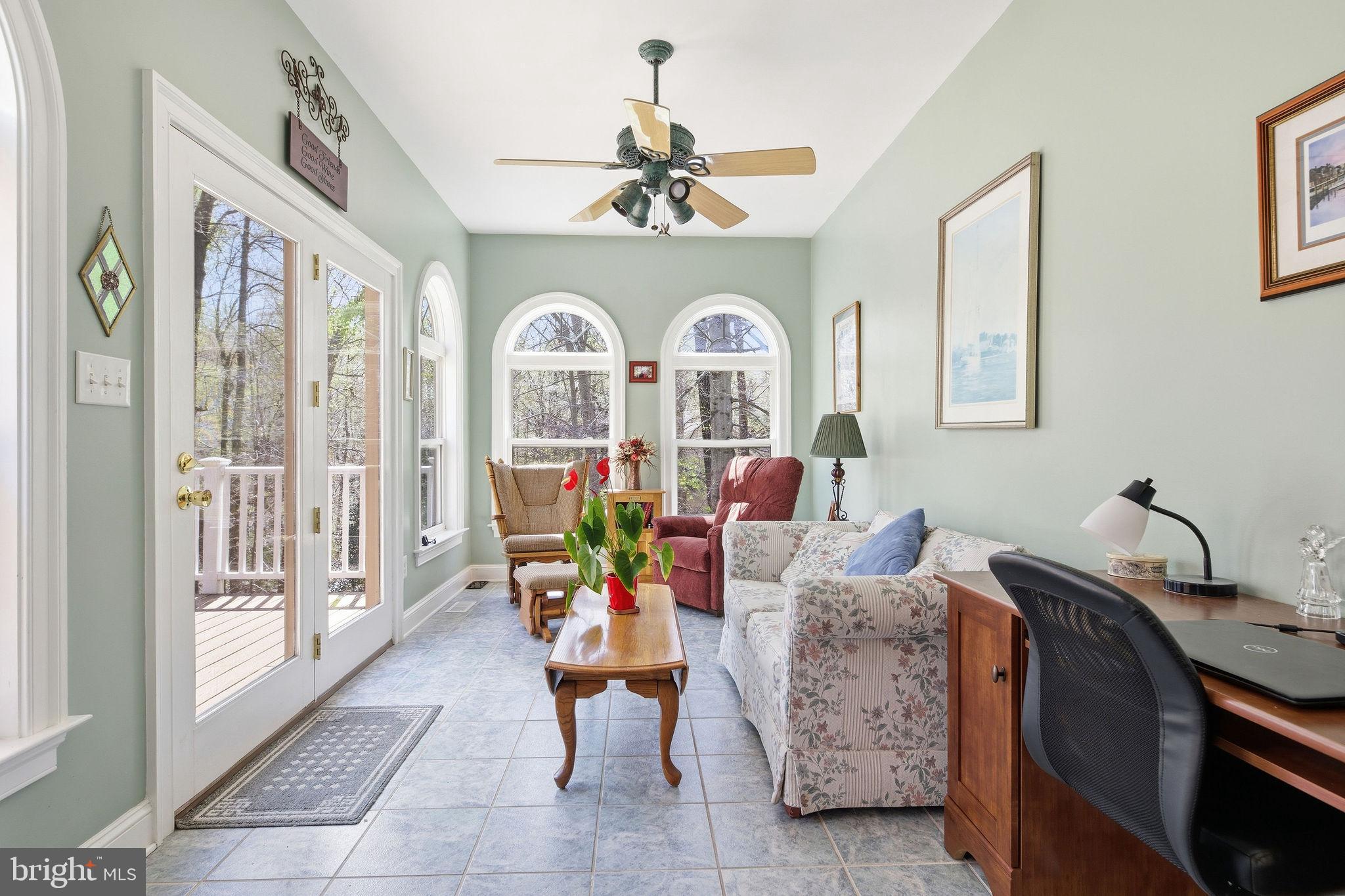 WHISPERING WOODS - Residential