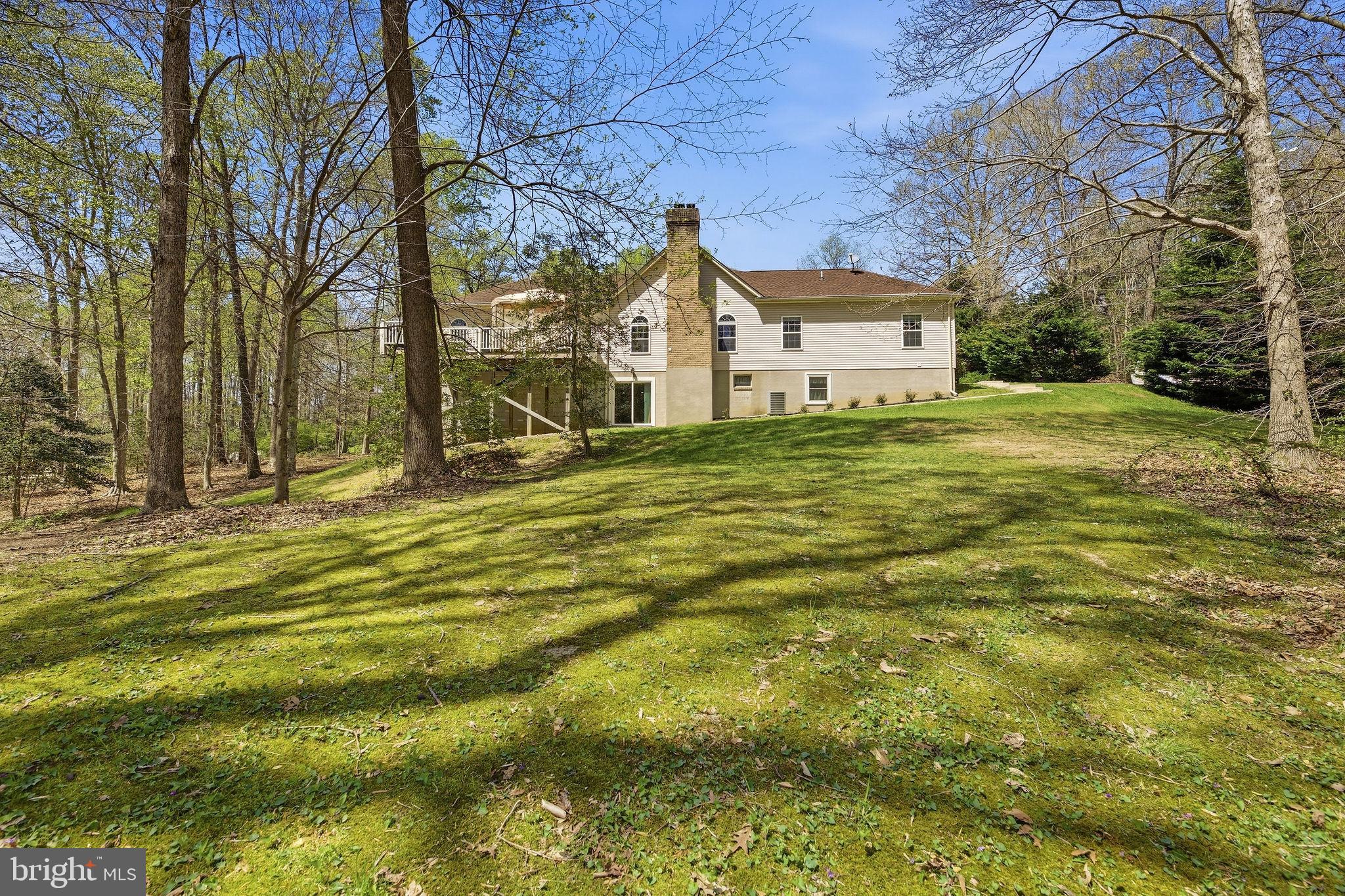 WHISPERING WOODS - Residential